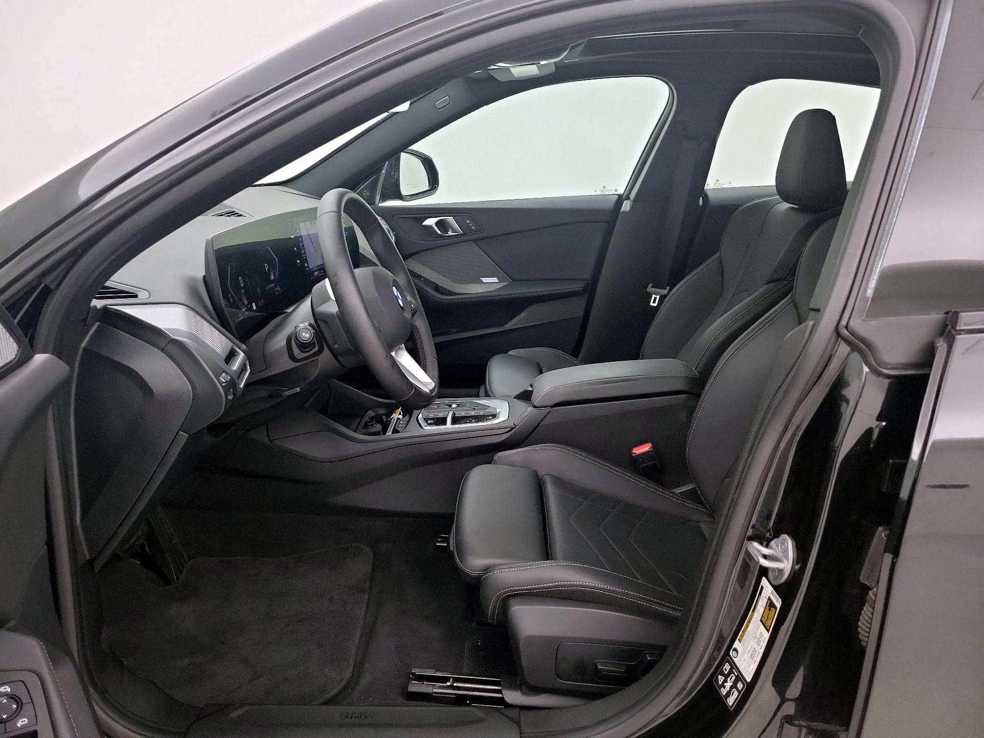 Thumbnail: 2025 BMW 2 Series - 11