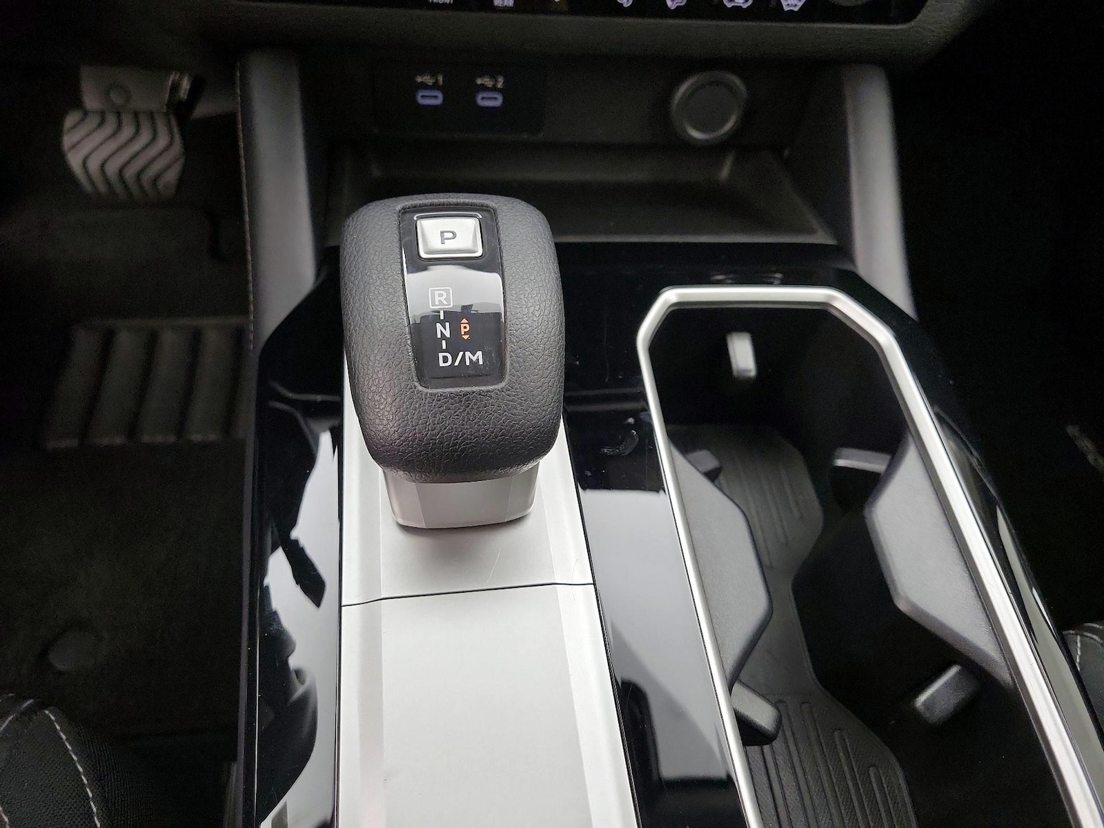 2025 Mitsubishi Outlander ES - Photo 19