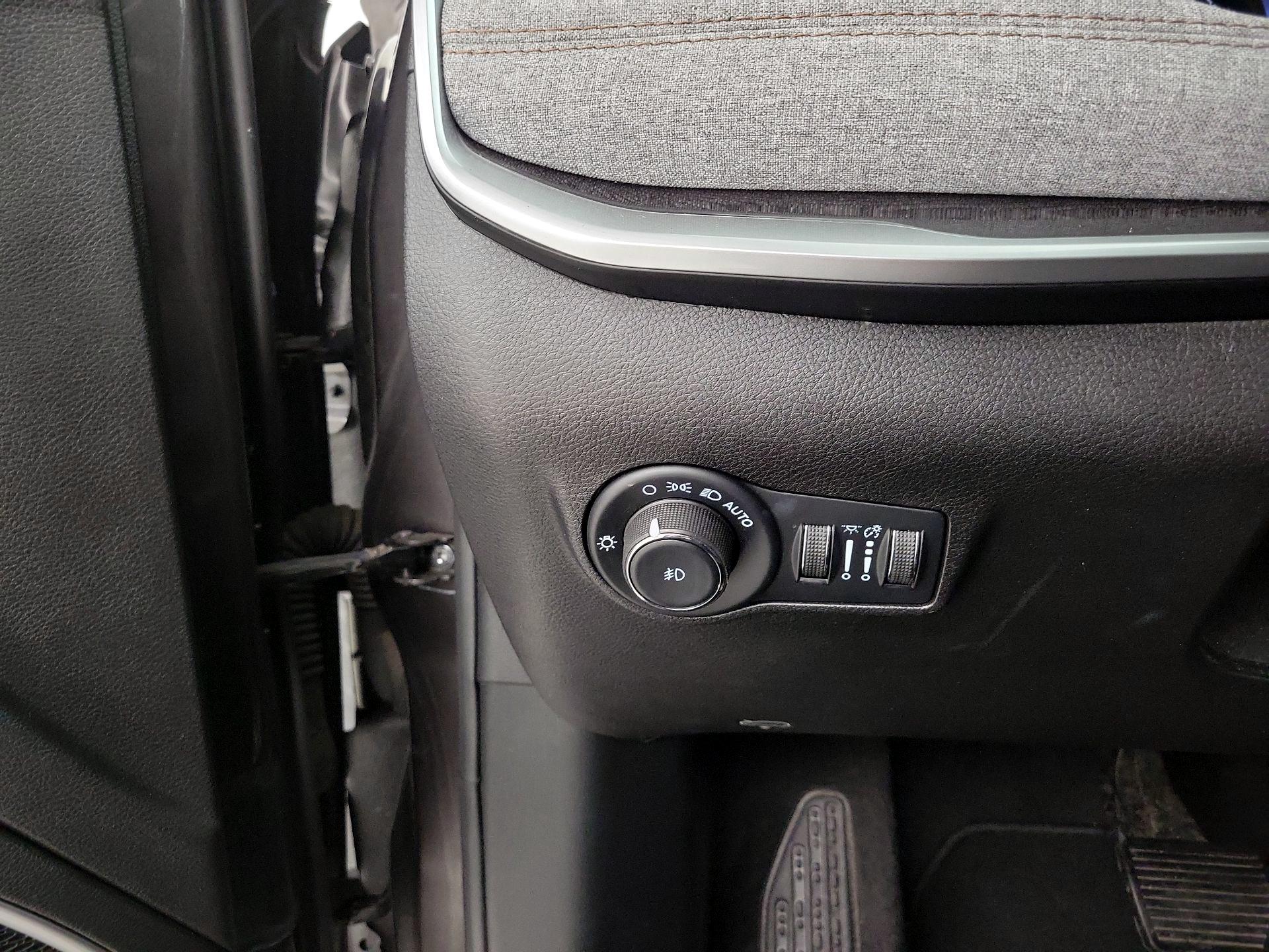 Thumbnail: 2022 Jeep Compass - 13