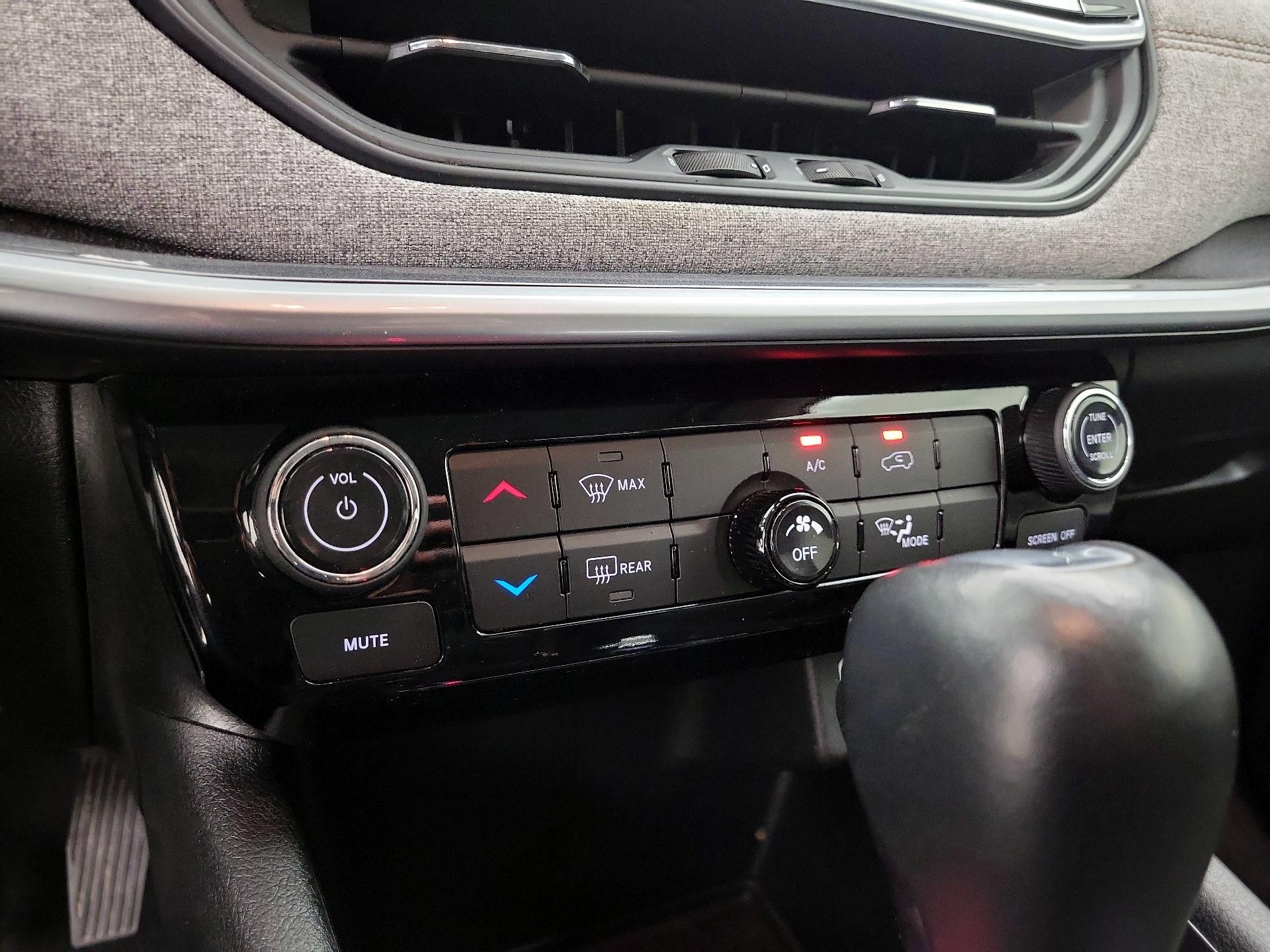 Thumbnail: 2022 Jeep Compass - 16