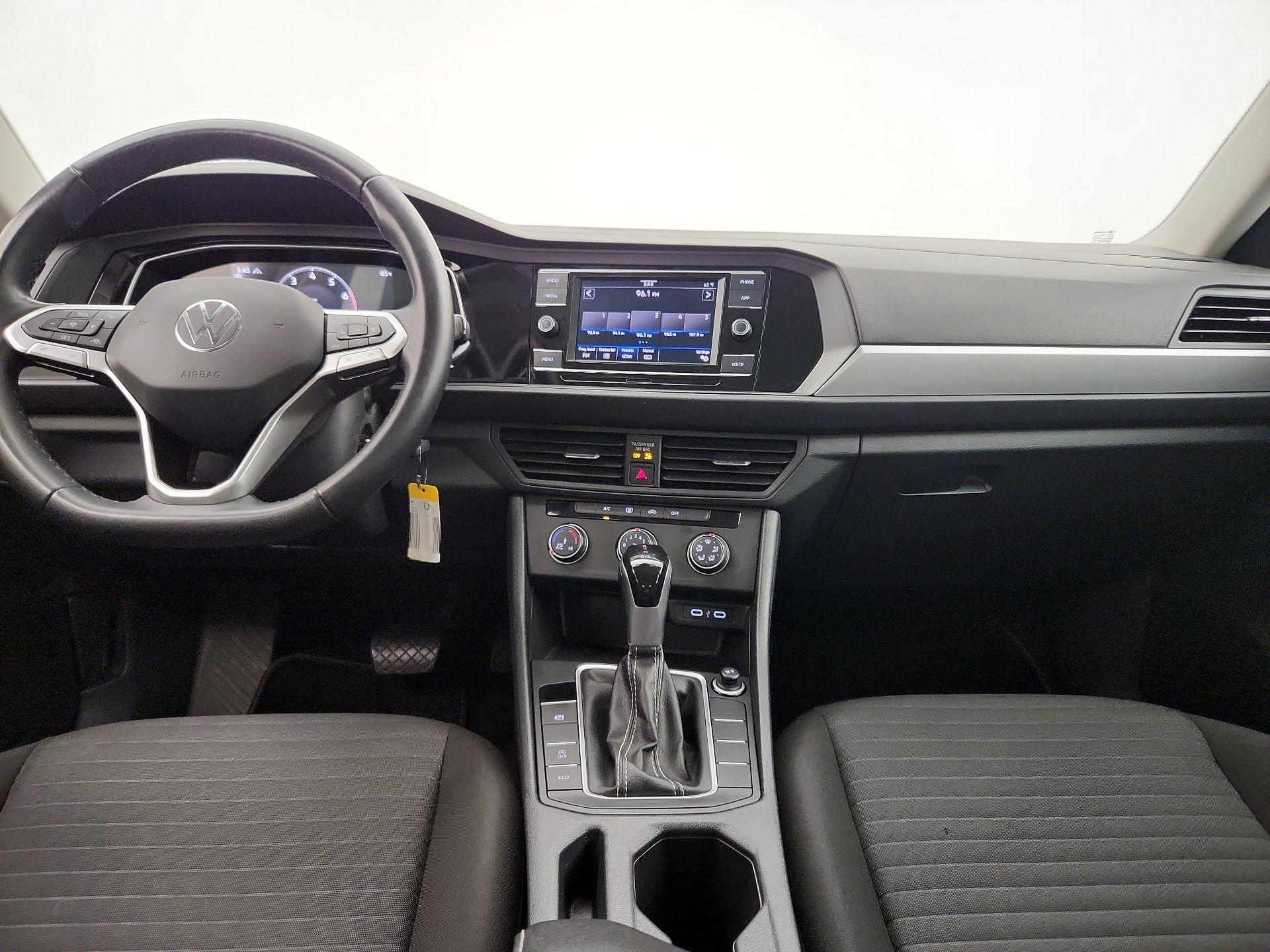 Thumbnail: 2024 Volkswagen Jetta - 9