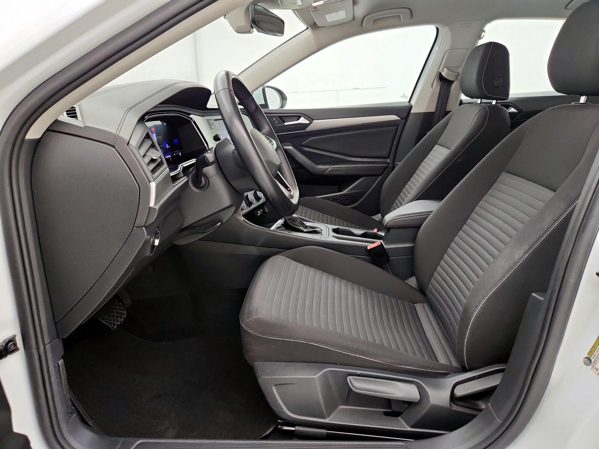 Thumbnail: 2024 Volkswagen Jetta - 11