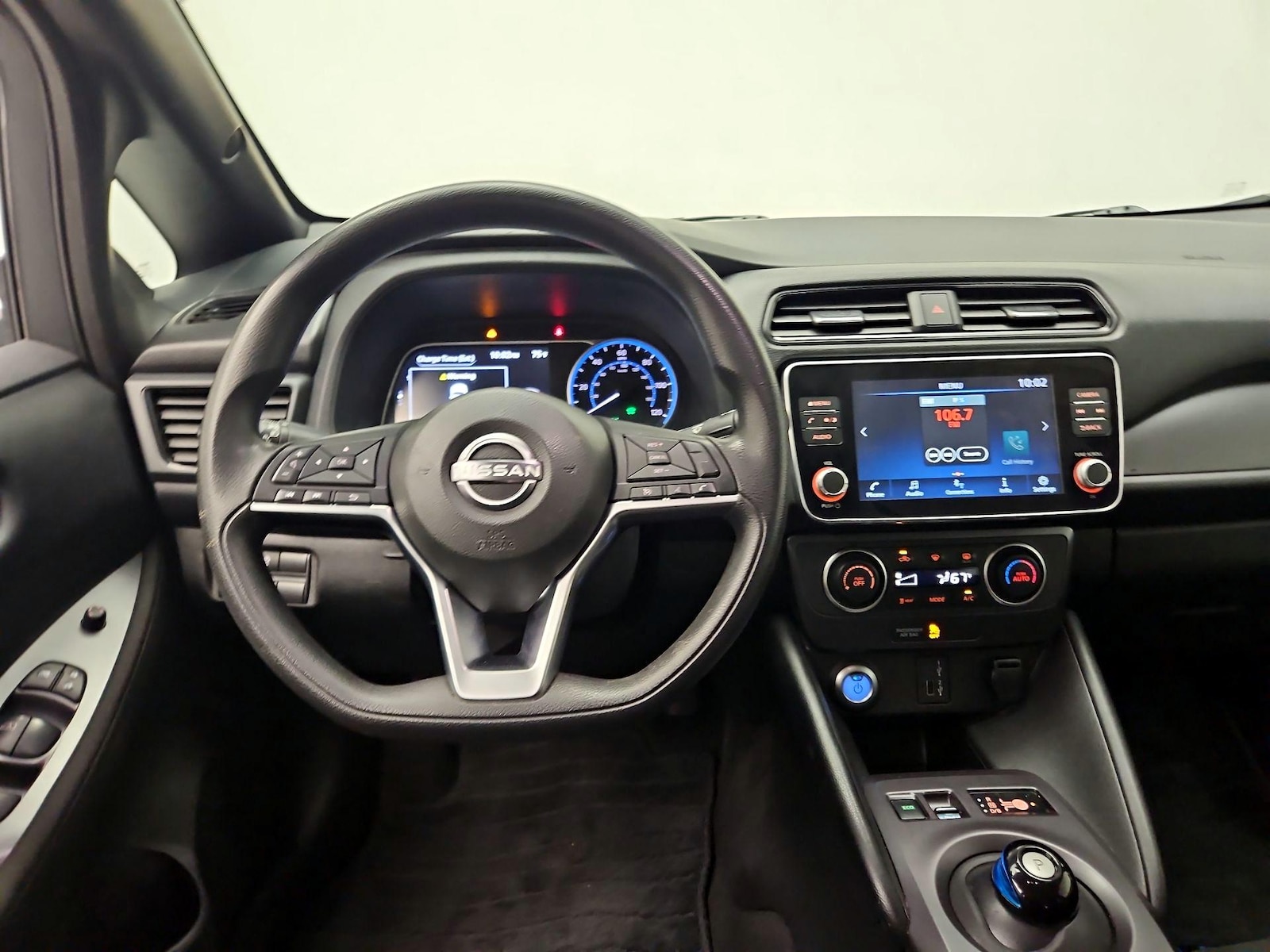 2025 Nissan Leaf S - Photo 11