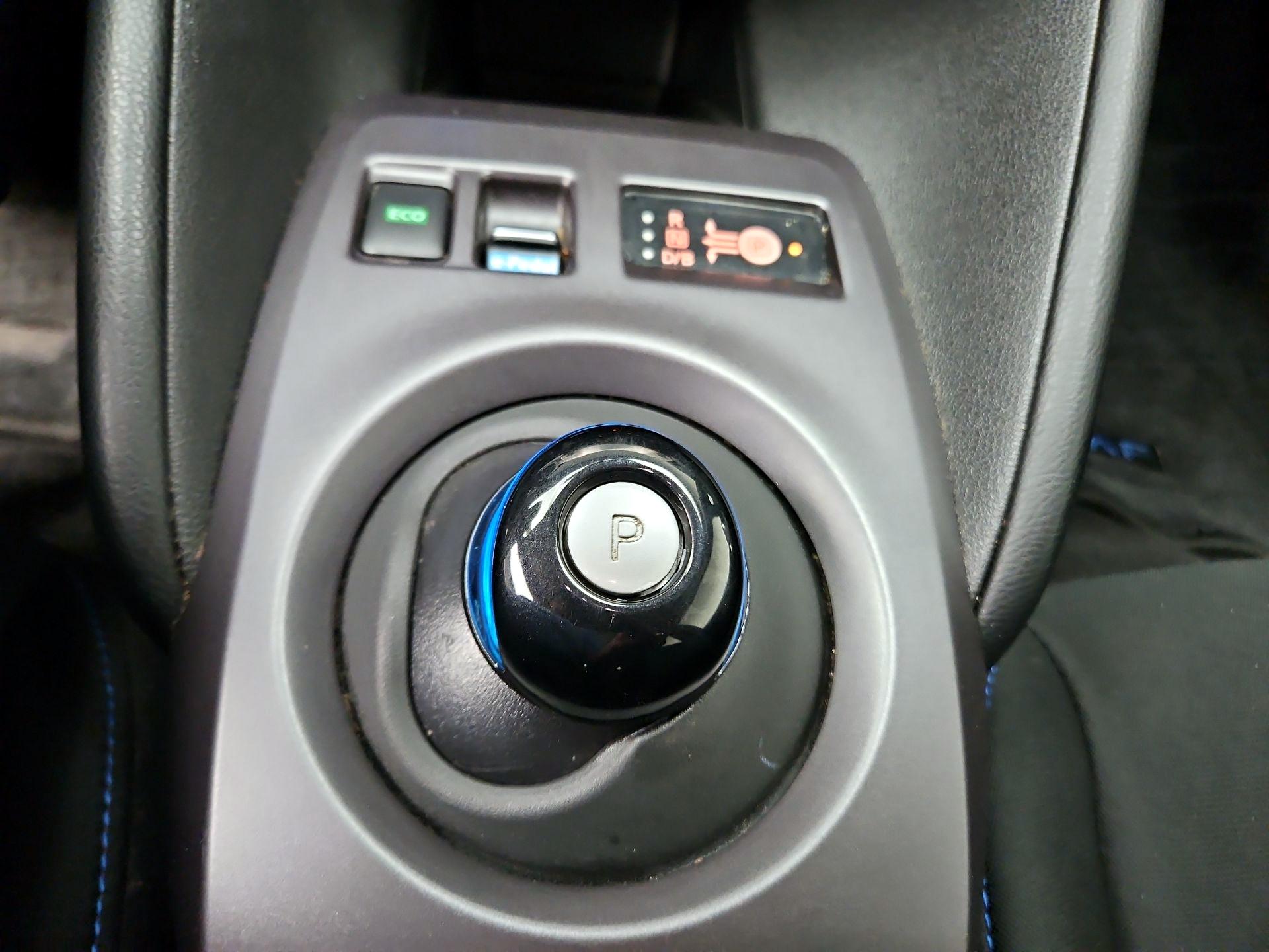 Thumbnail: 2025 Nissan Leaf - 17