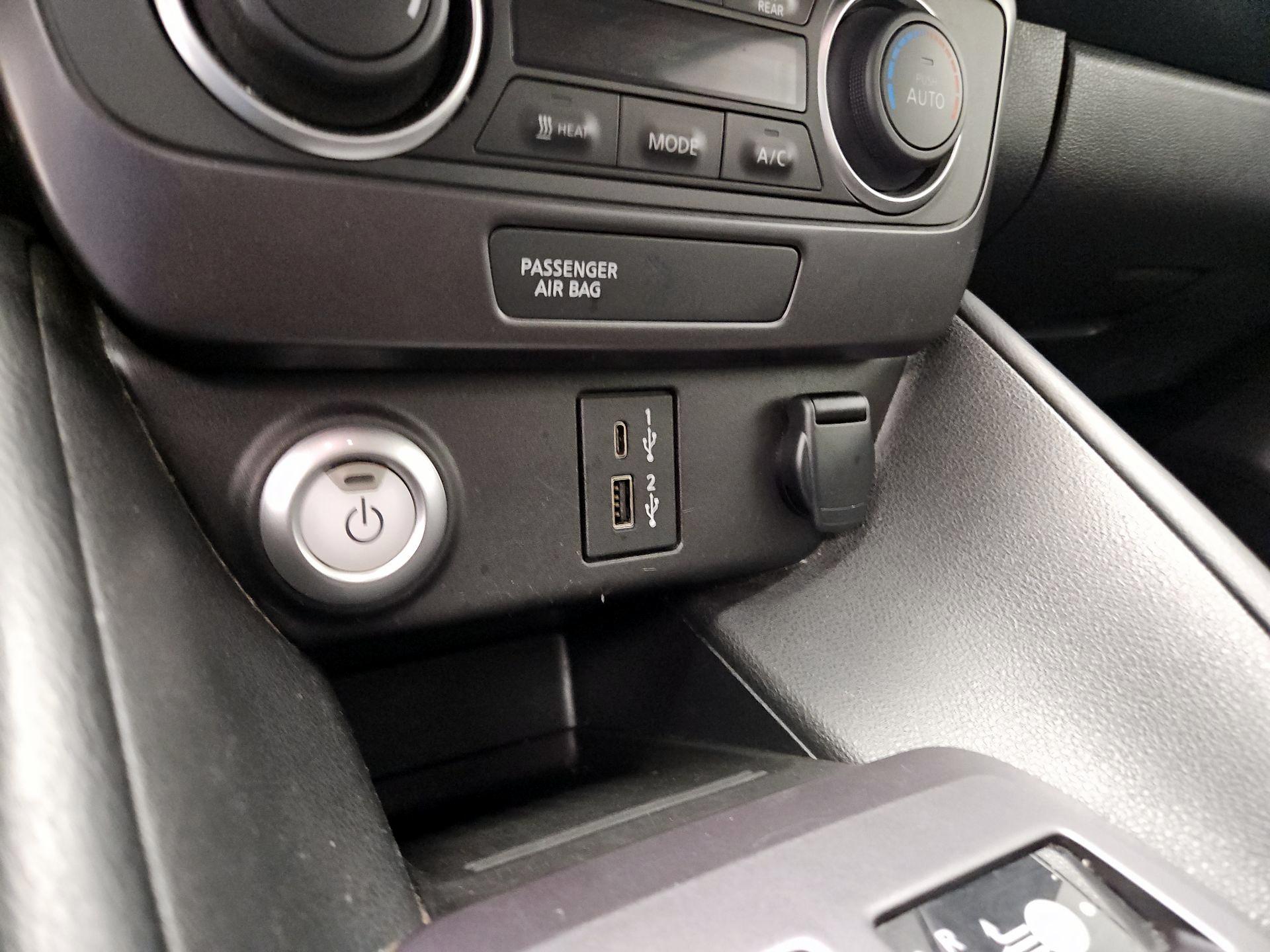 Thumbnail: 2025 Nissan Leaf - 18