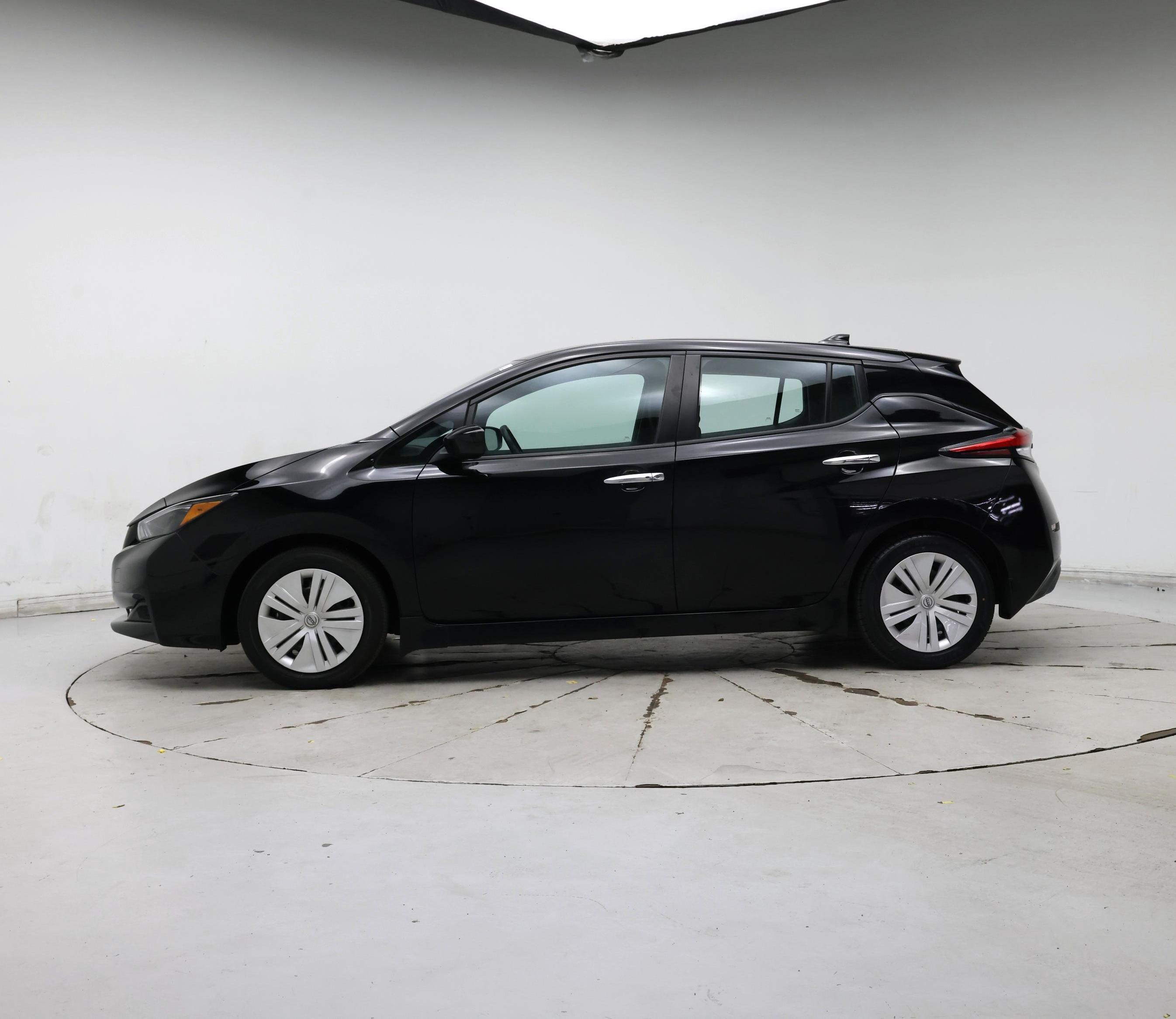 Thumbnail: 2025 Nissan Leaf - 3