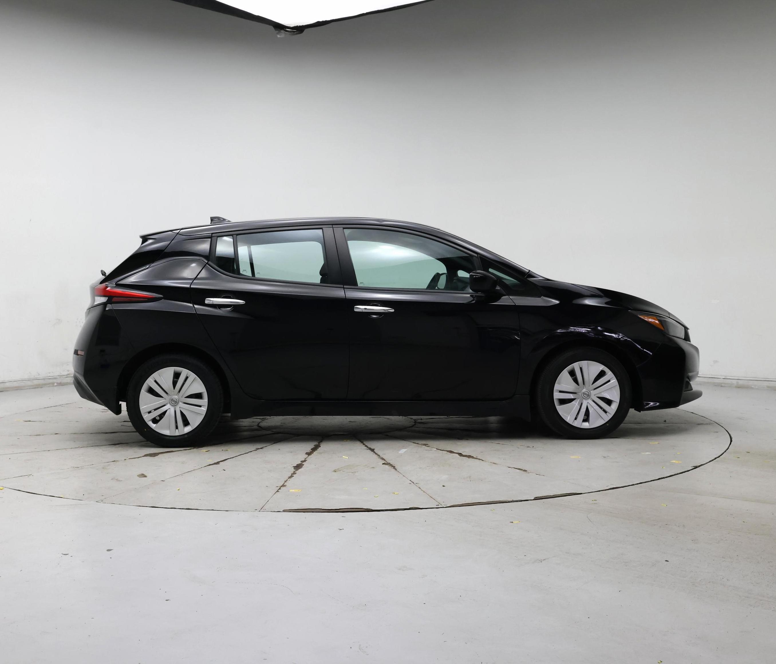 Thumbnail: 2025 Nissan Leaf - 7