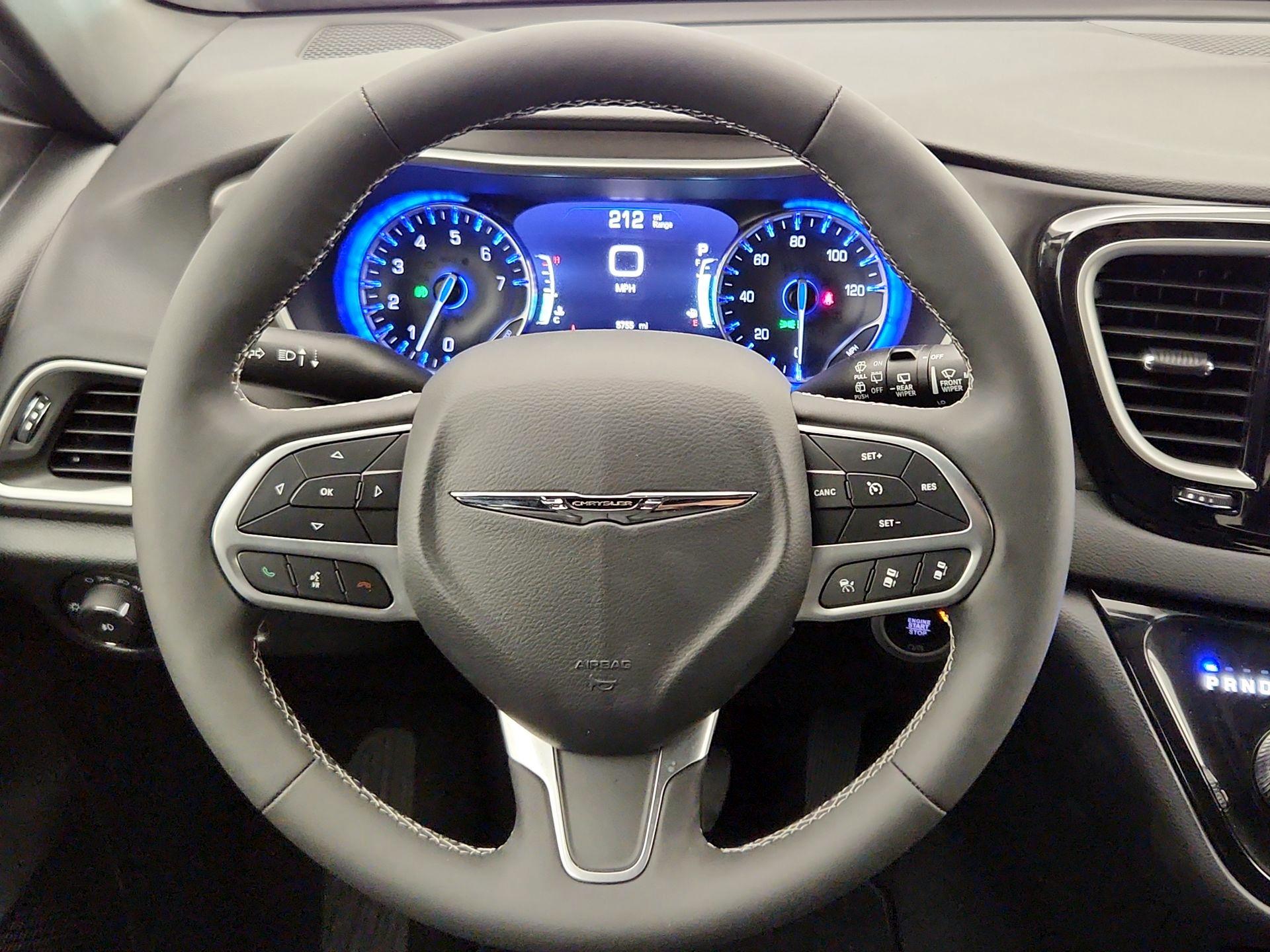 Thumbnail: 2025 Chrysler Pacifica - 10