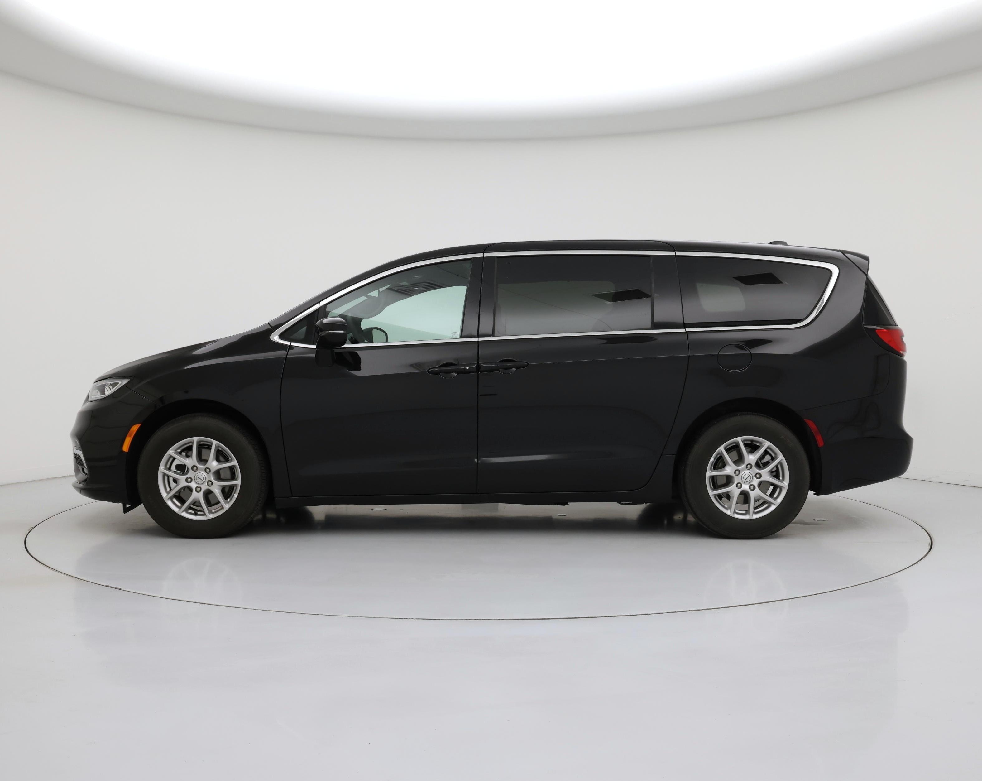 Thumbnail: 2025 Chrysler Pacifica - 3