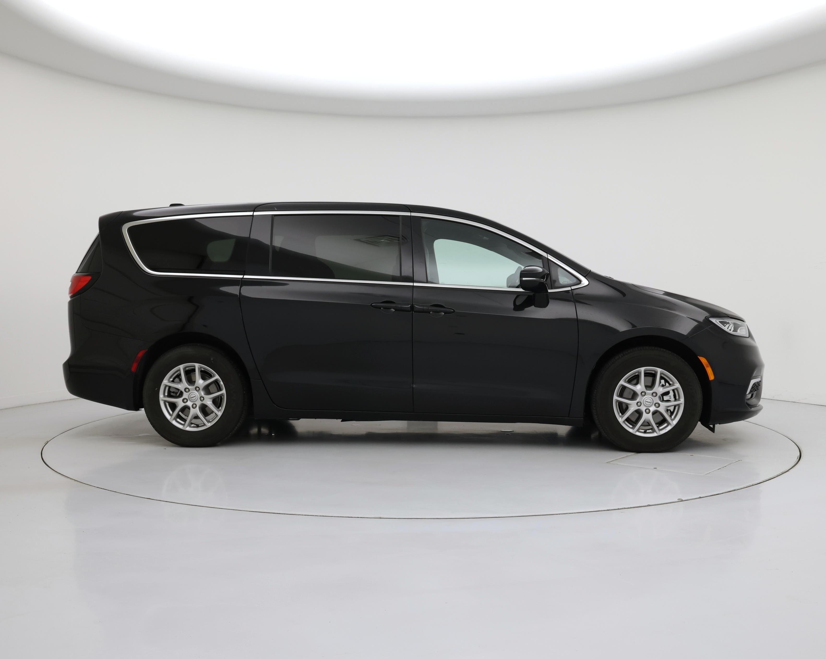 Thumbnail: 2025 Chrysler Pacifica - 7