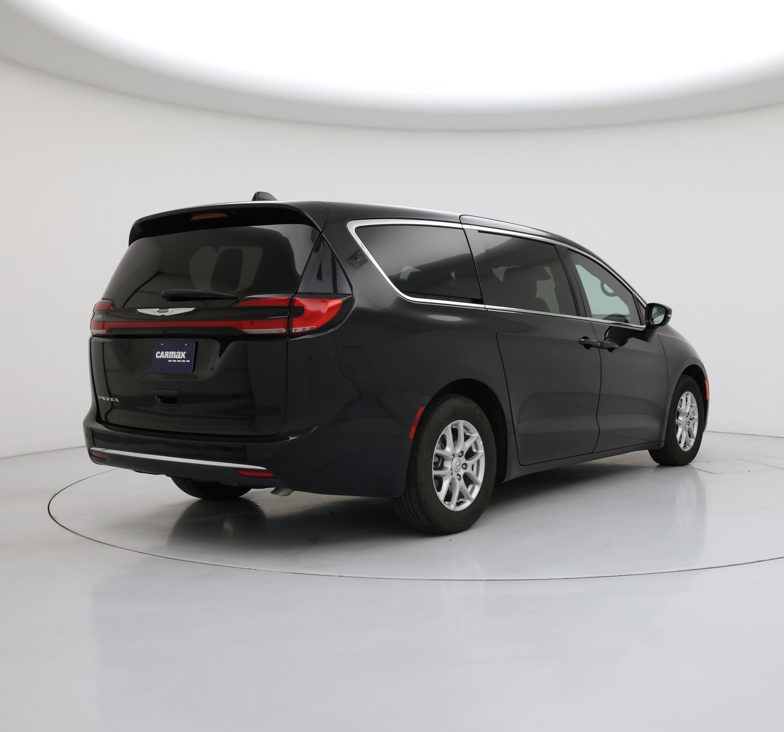Thumbnail: 2025 Chrysler Pacifica - 8