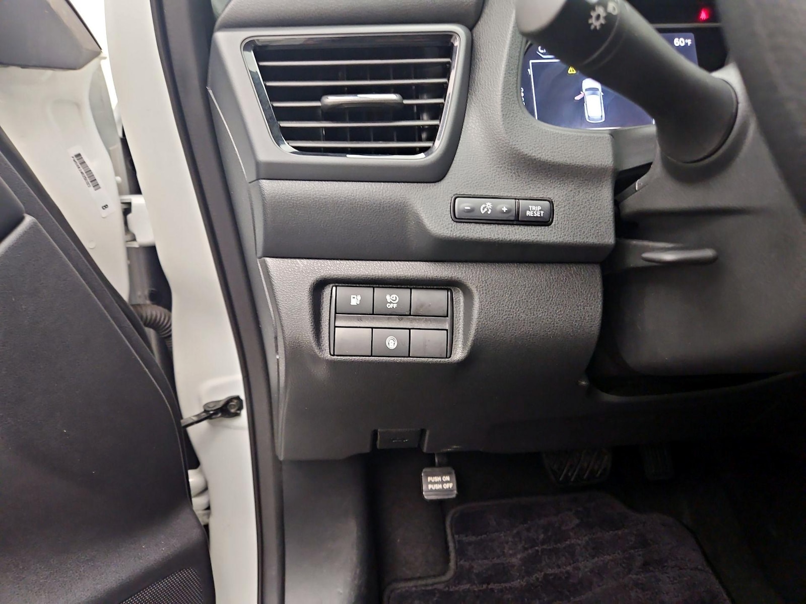2025 Nissan Leaf S - Photo 14