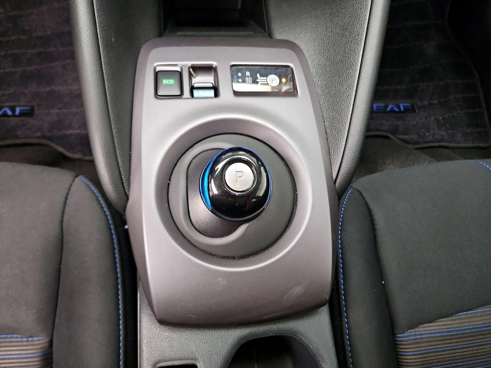2025 Nissan Leaf S - Photo 18