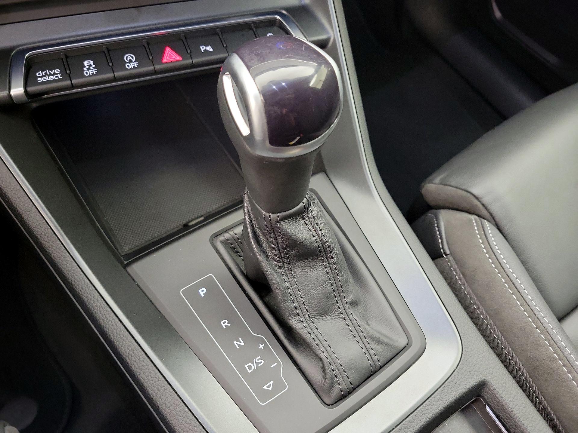 Thumbnail: 2023 Audi Q3 - 17