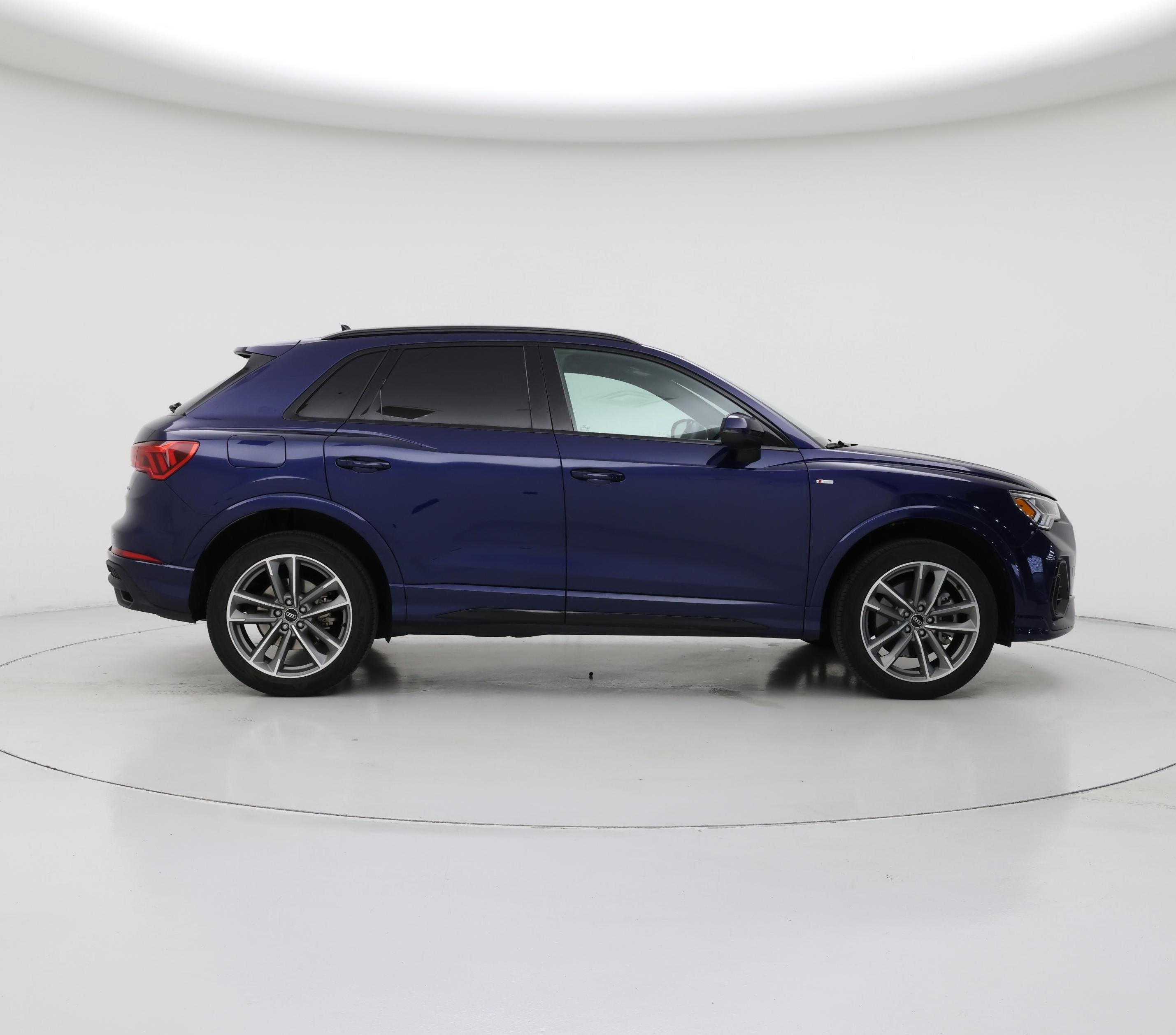 Thumbnail: 2023 Audi Q3 - 7
