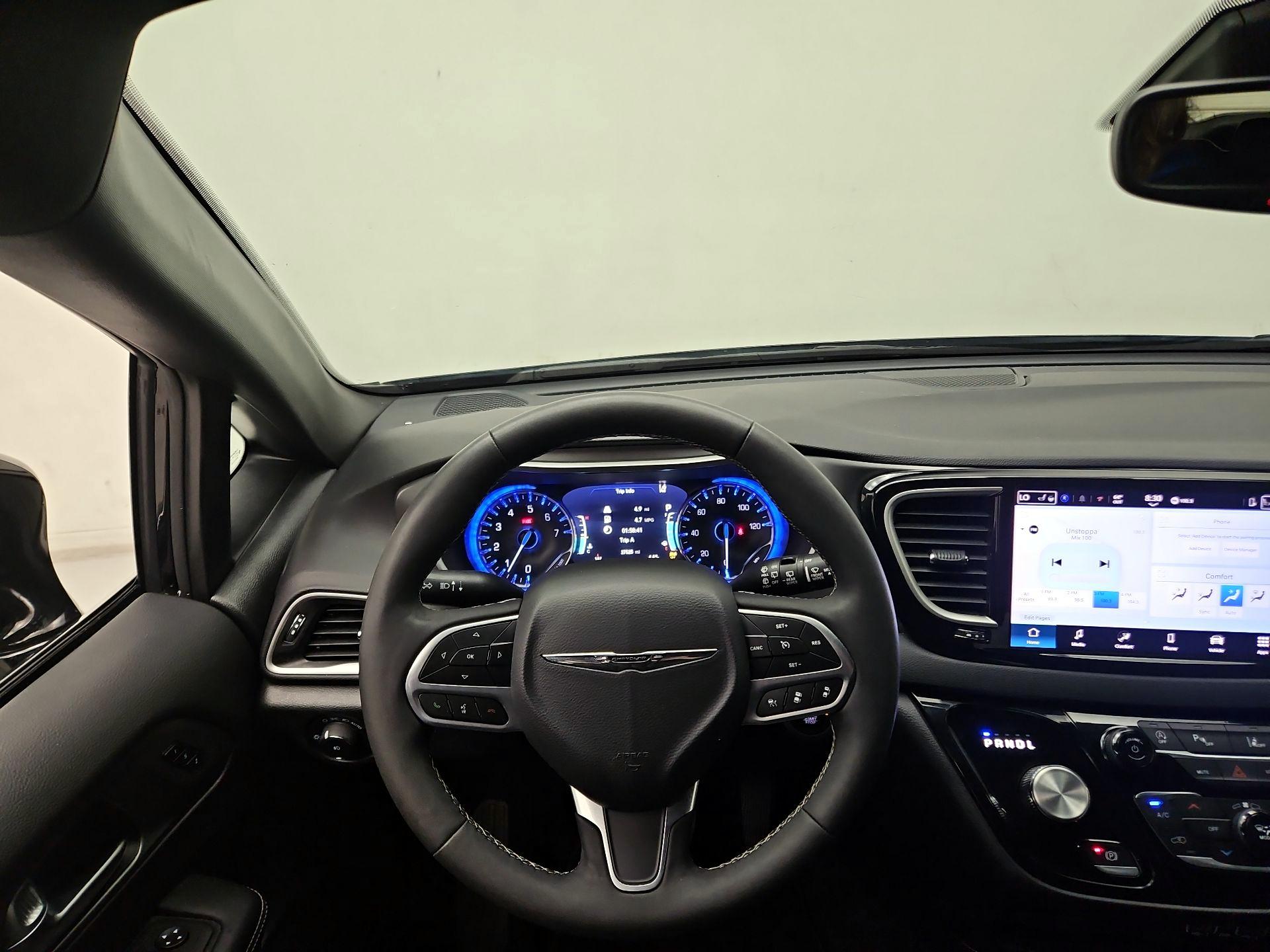 Thumbnail: 2025 Chrysler Pacifica - 10