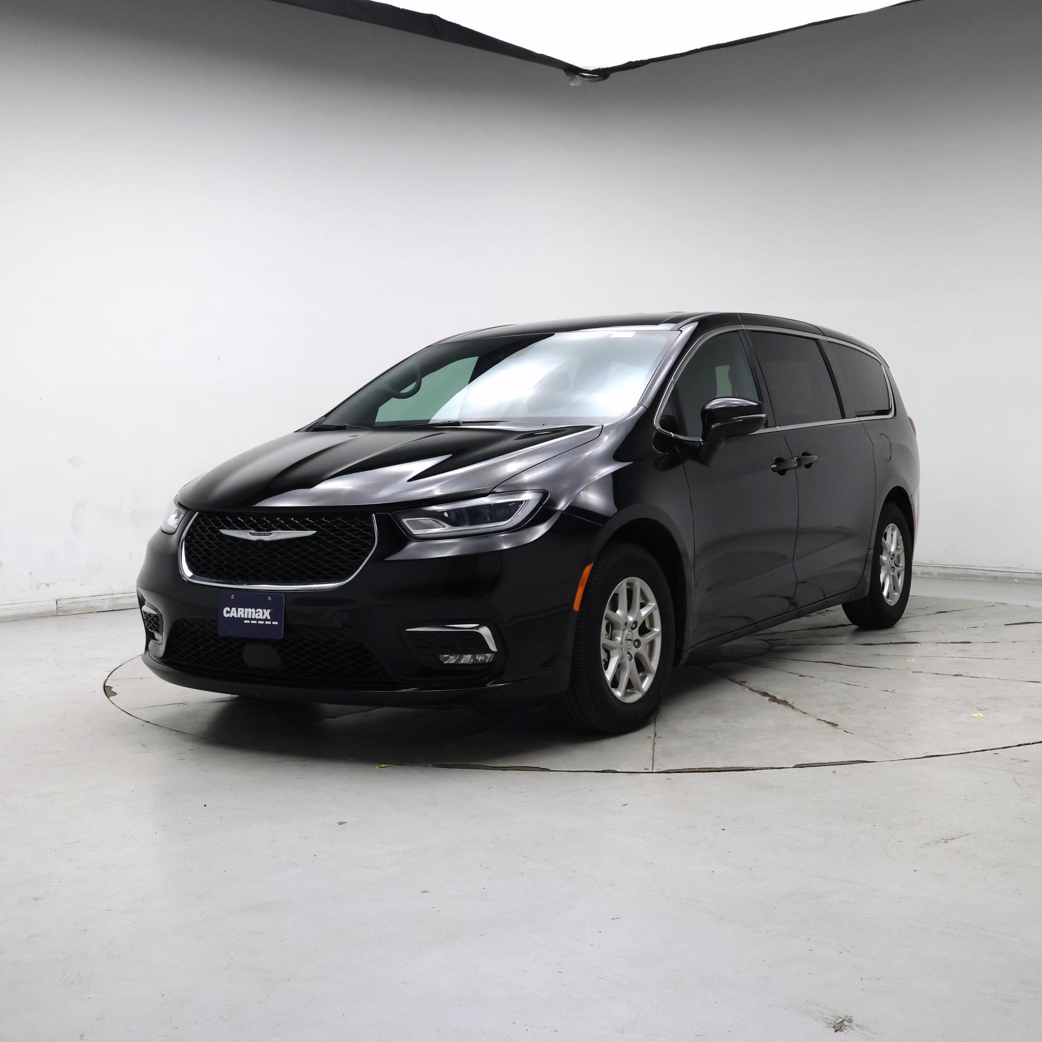 Thumbnail: 2025 Chrysler Pacifica - 4