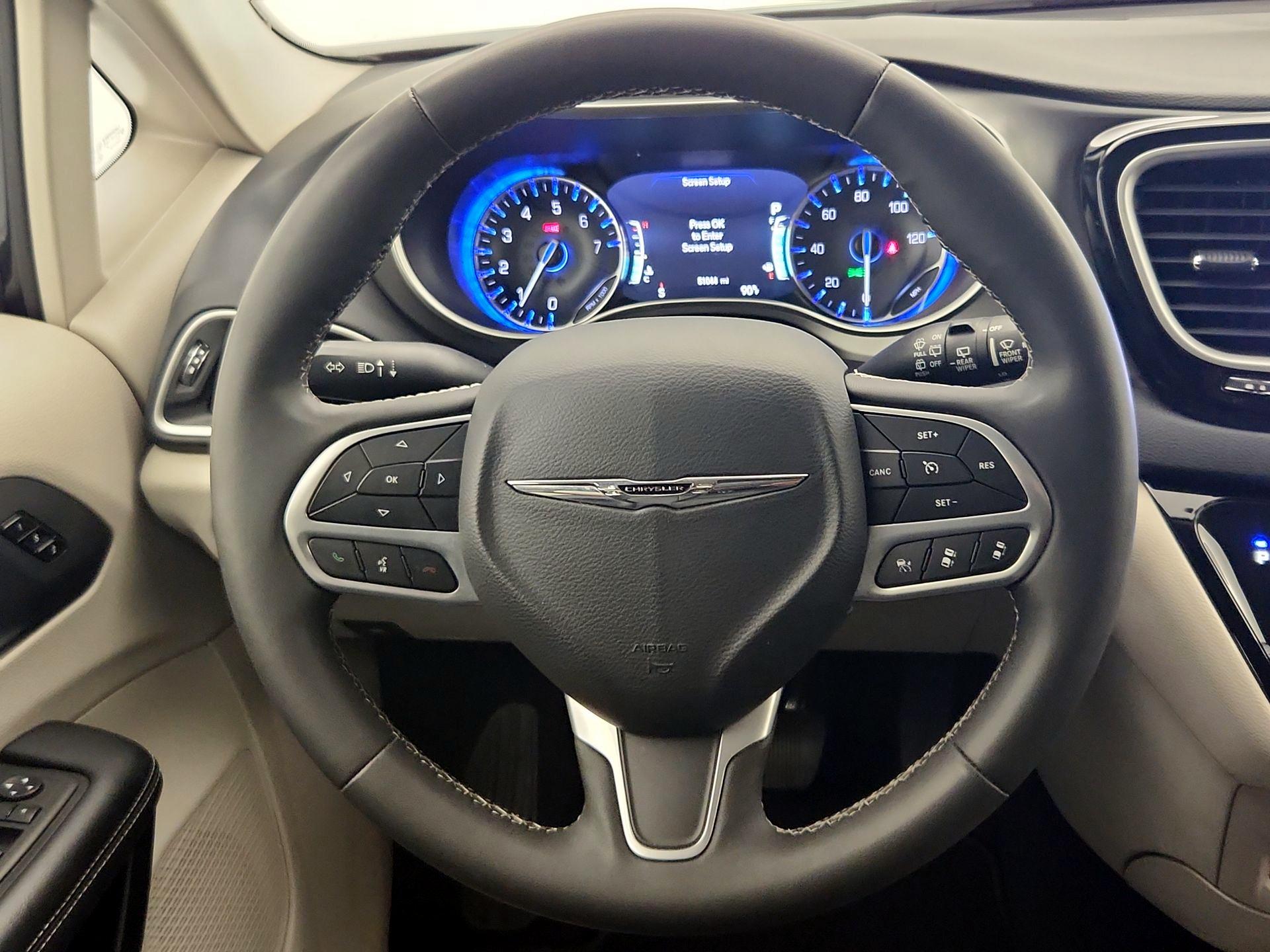 Thumbnail: 2023 Chrysler Pacifica - 10