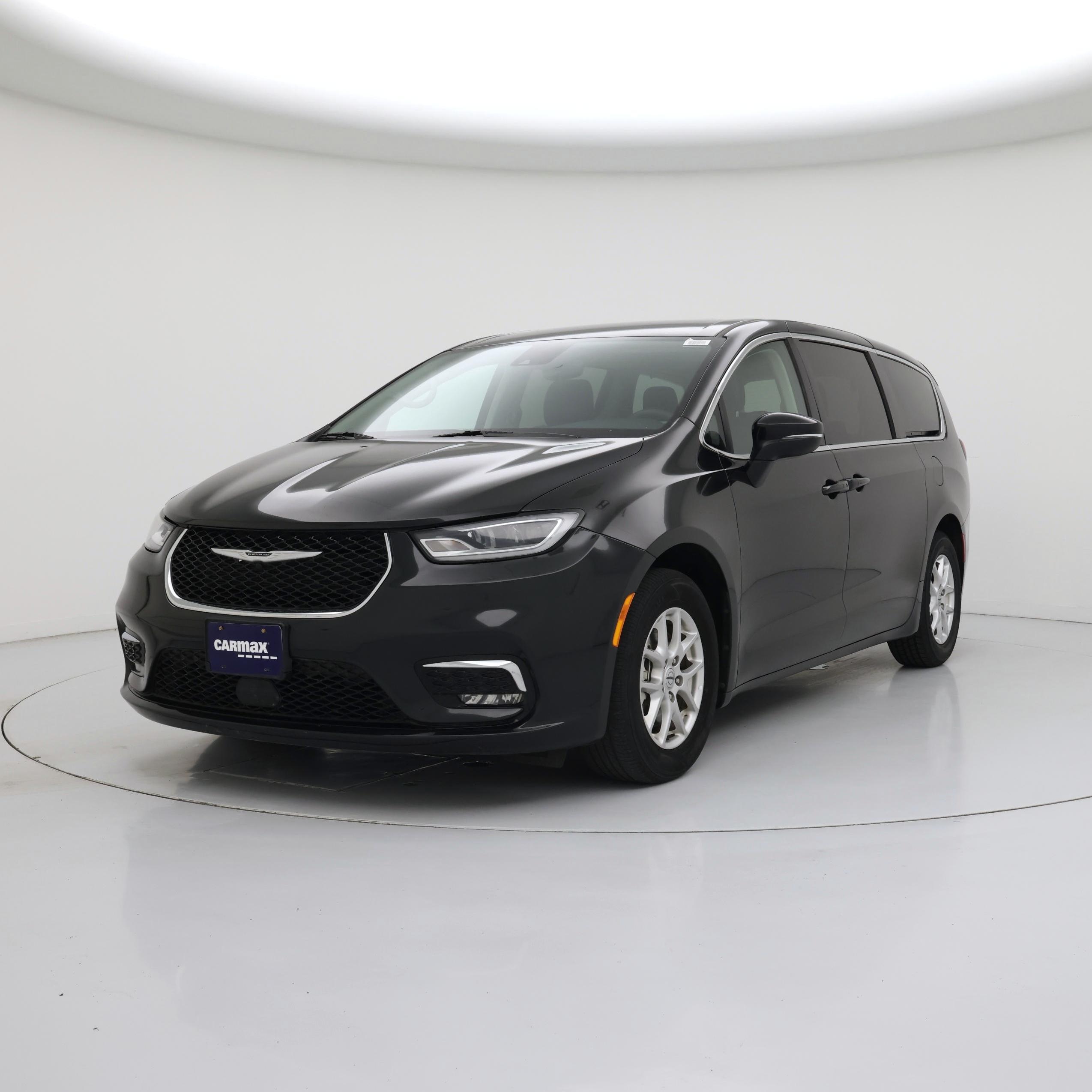 Thumbnail: 2023 Chrysler Pacifica - 4