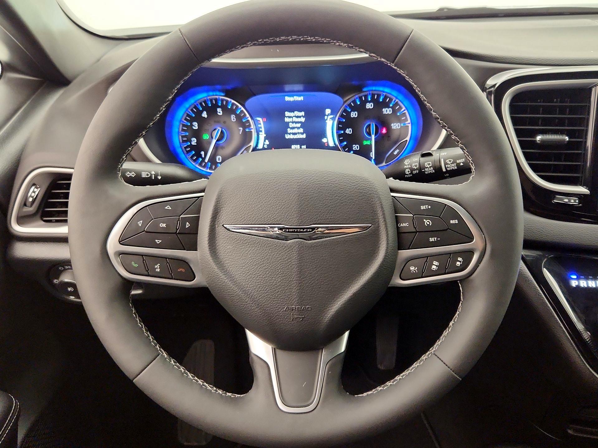 Thumbnail: 2025 Chrysler Pacifica - 10