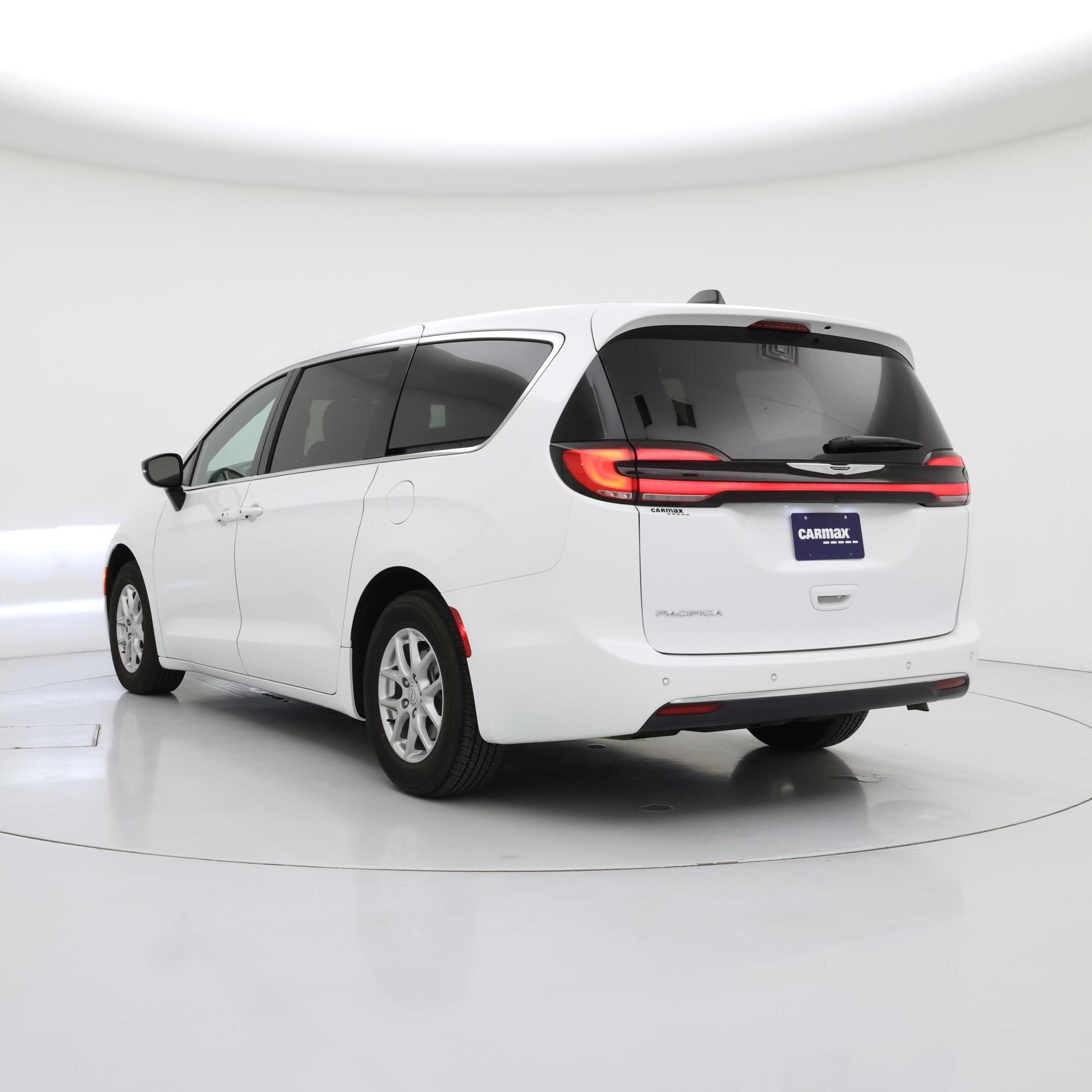 Thumbnail: 2025 Chrysler Pacifica - 2