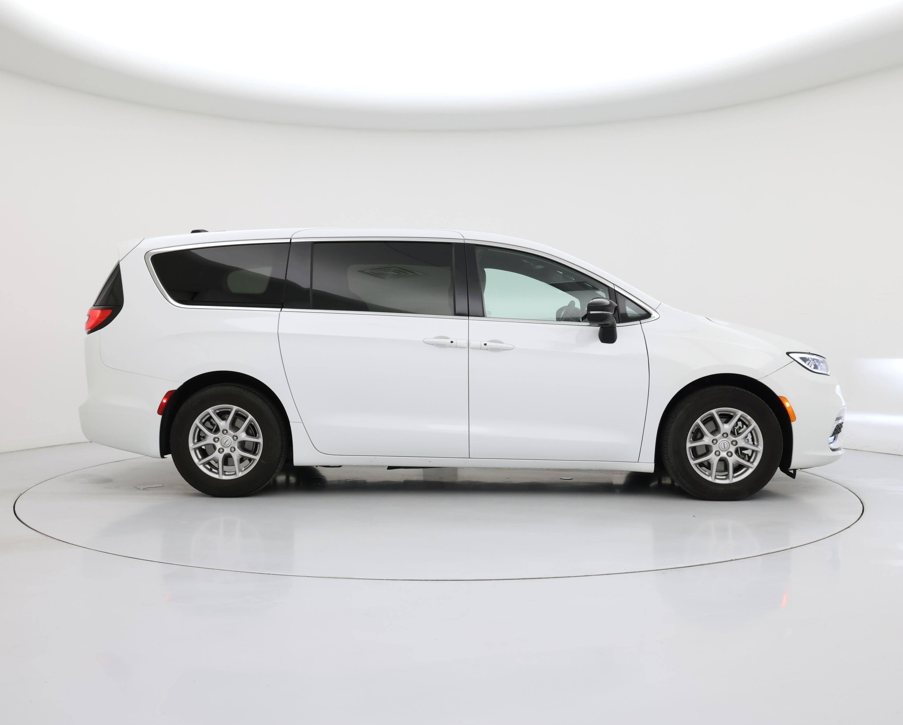 Thumbnail: 2025 Chrysler Pacifica - 7