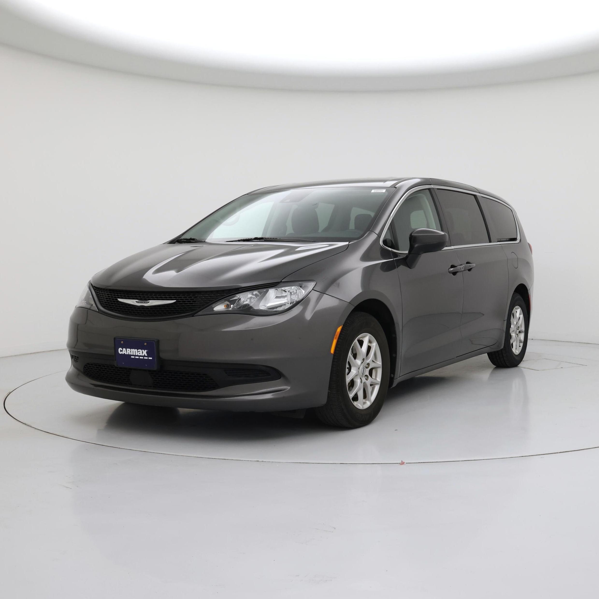 Thumbnail: 2023 Chrysler Voyager - 4
