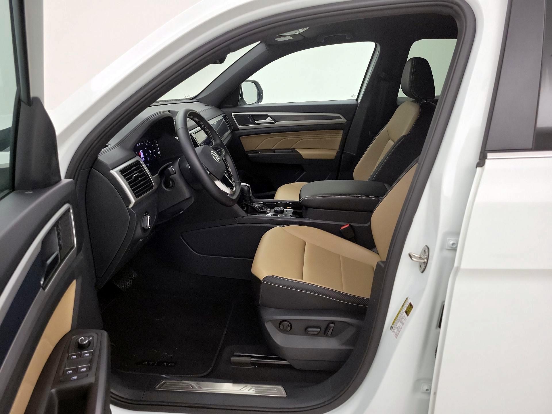 Thumbnail: 2023 Volkswagen Atlas - 11