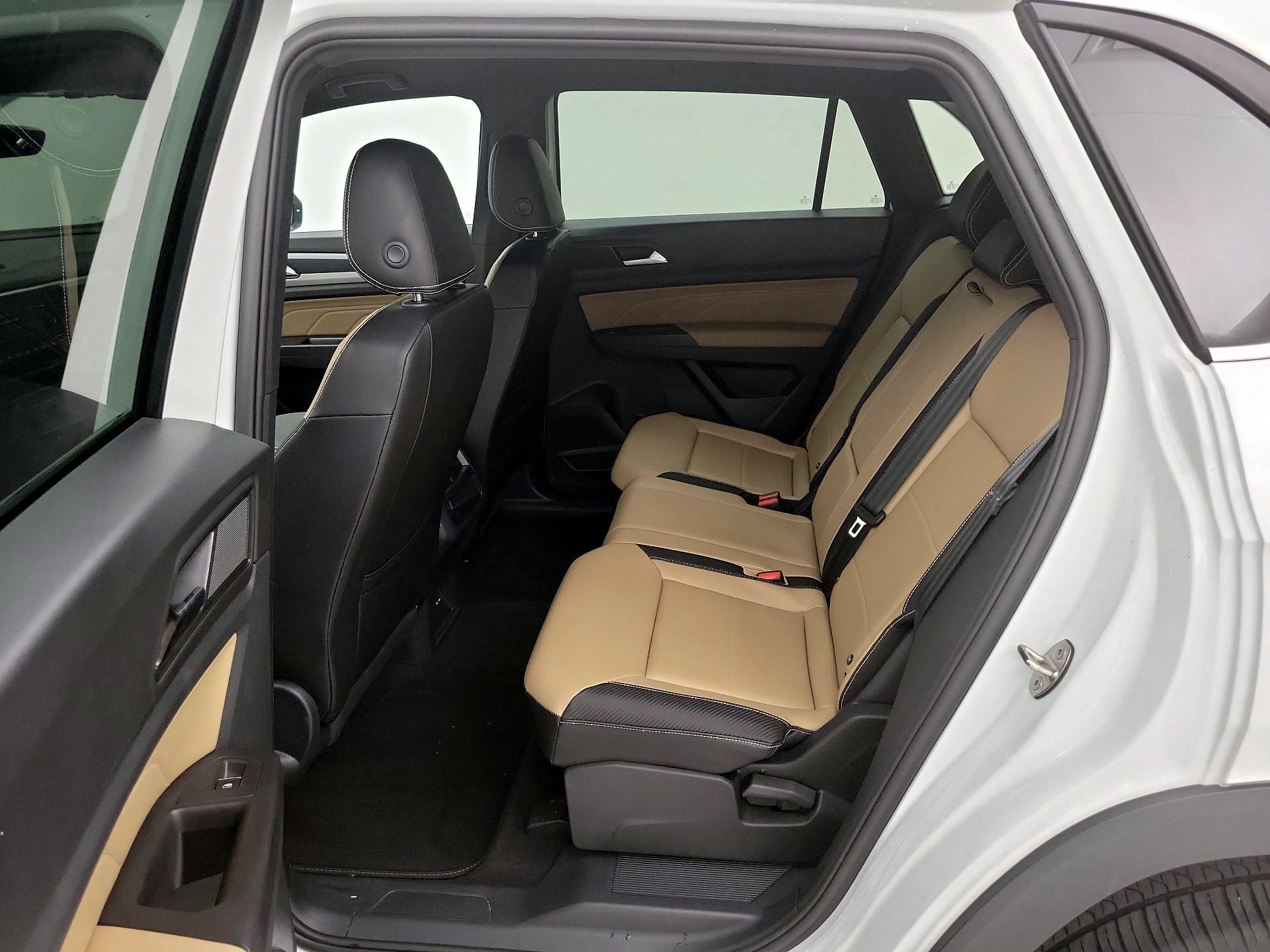 Thumbnail: 2023 Volkswagen Atlas - 19