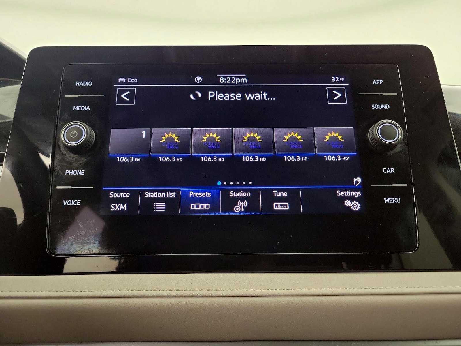 2025 Volkswagen Taos SE - Photo 16