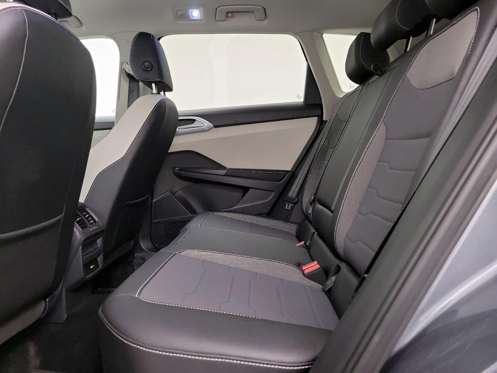 2025 Volkswagen Taos SE - Photo 20