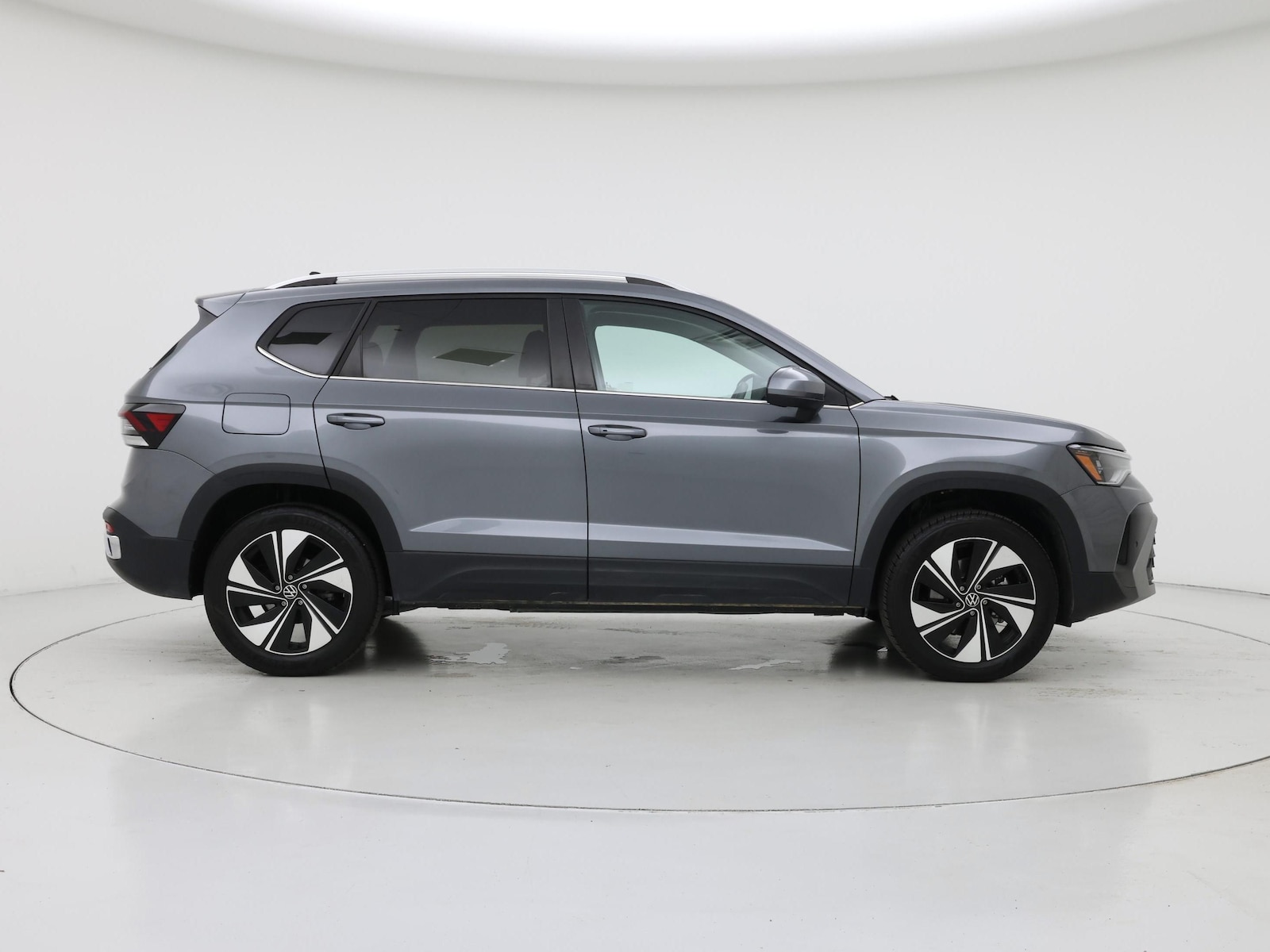 2025 Volkswagen Taos SE - Photo 8