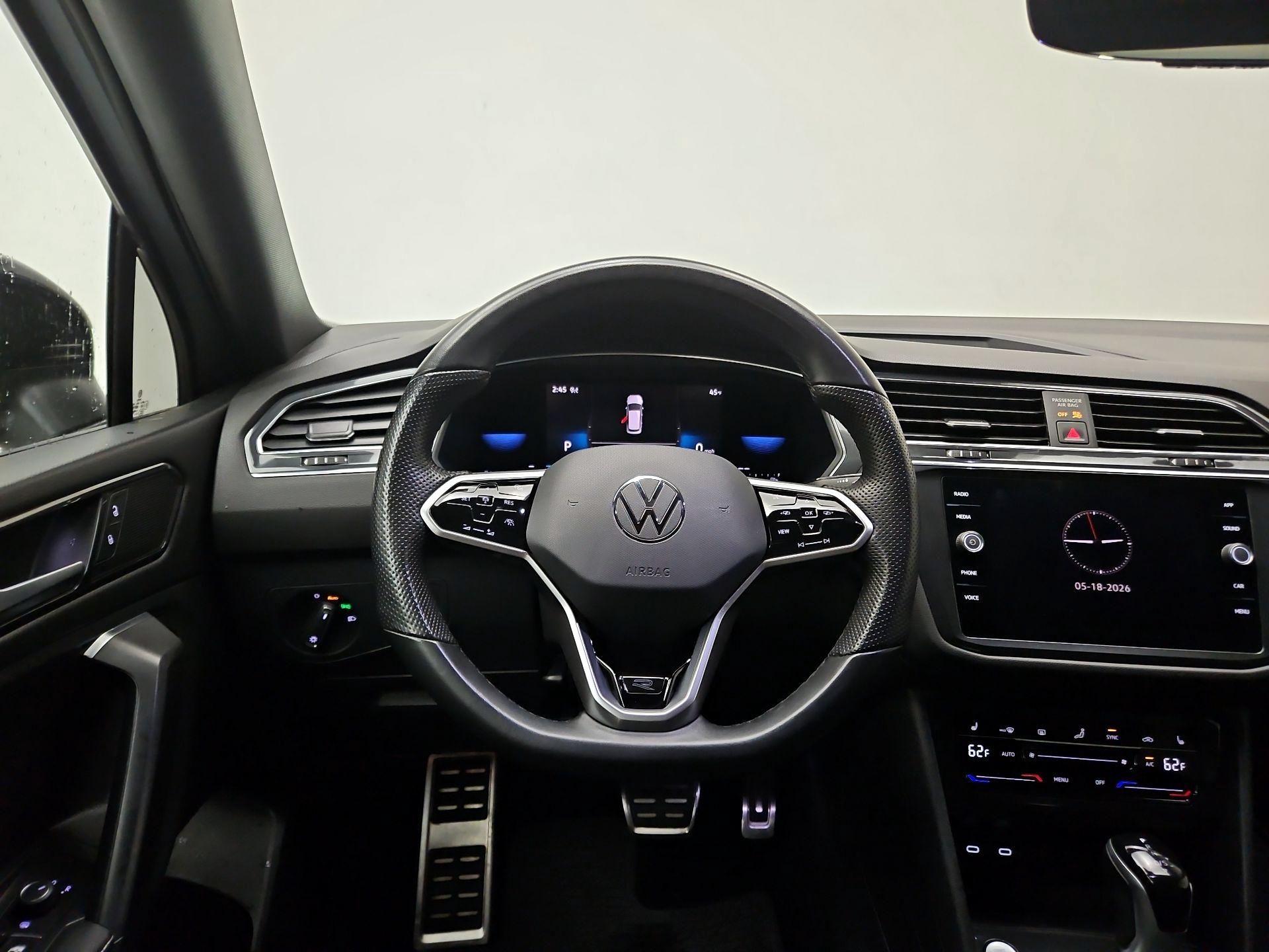 Thumbnail: 2023 Volkswagen Tiguan - 10