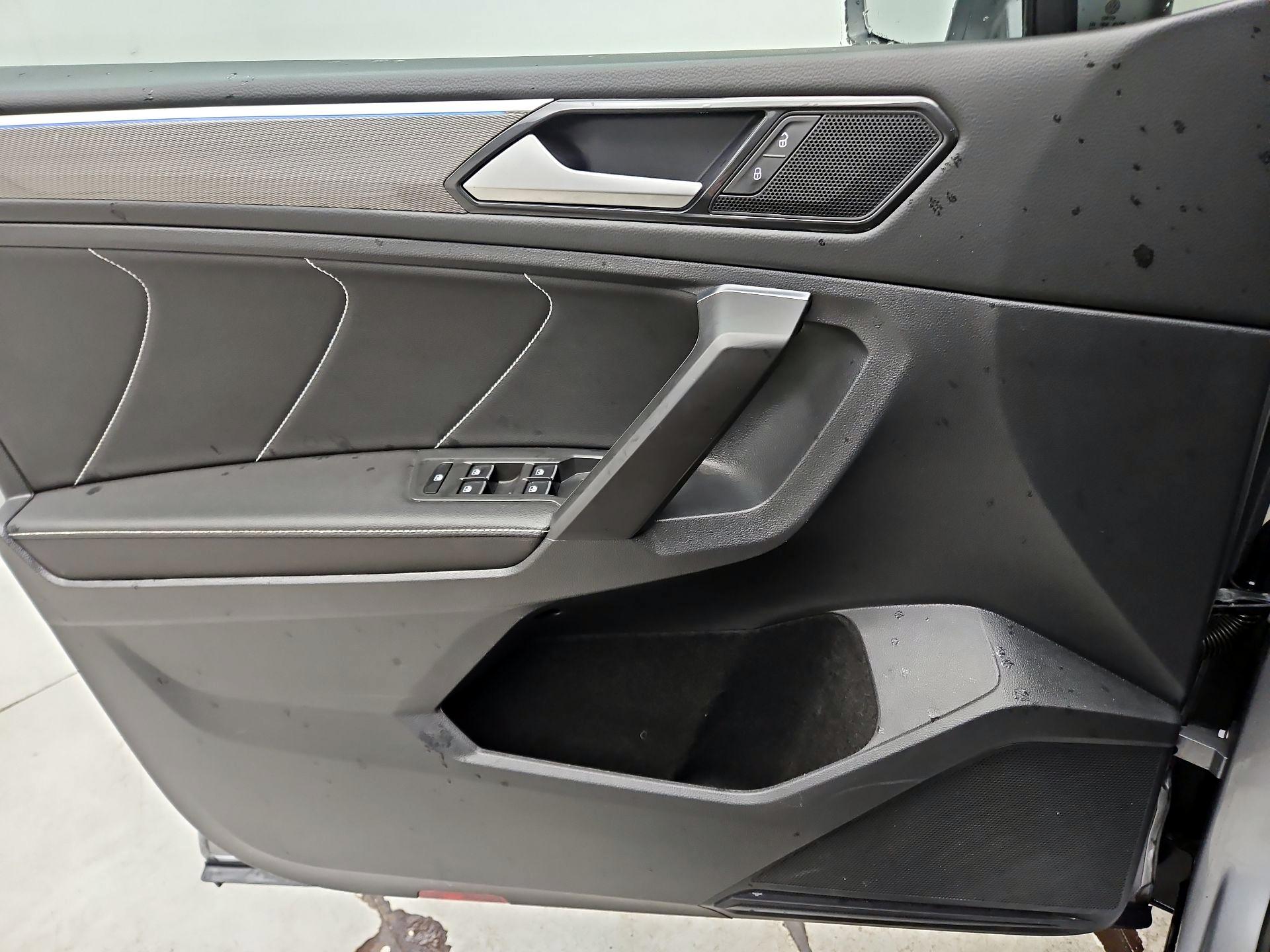 Thumbnail: 2023 Volkswagen Tiguan - 12