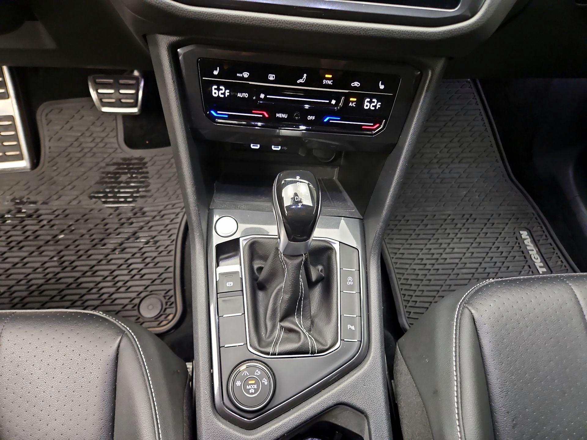 Thumbnail: 2023 Volkswagen Tiguan - 17