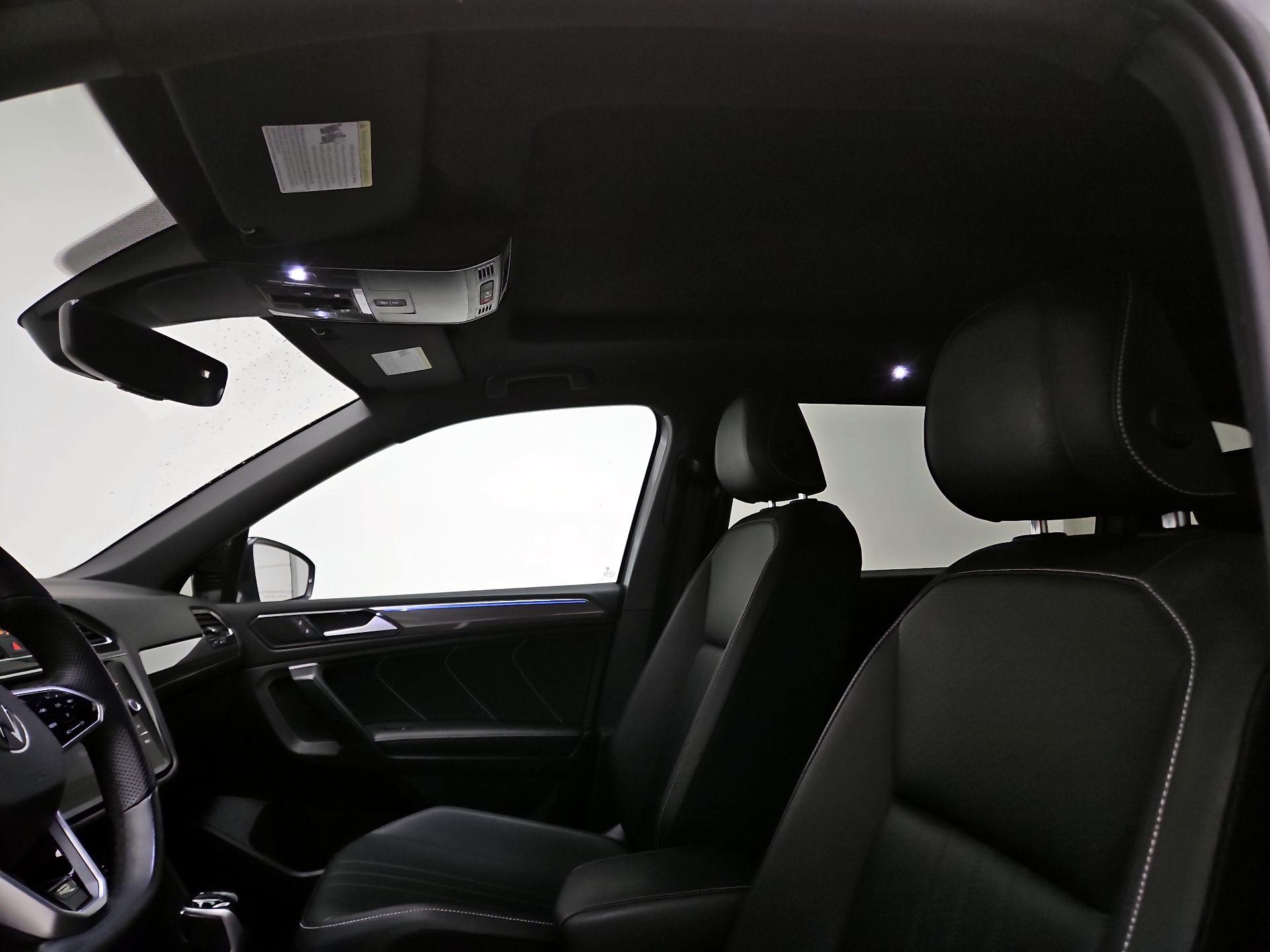 Thumbnail: 2023 Volkswagen Tiguan - 19