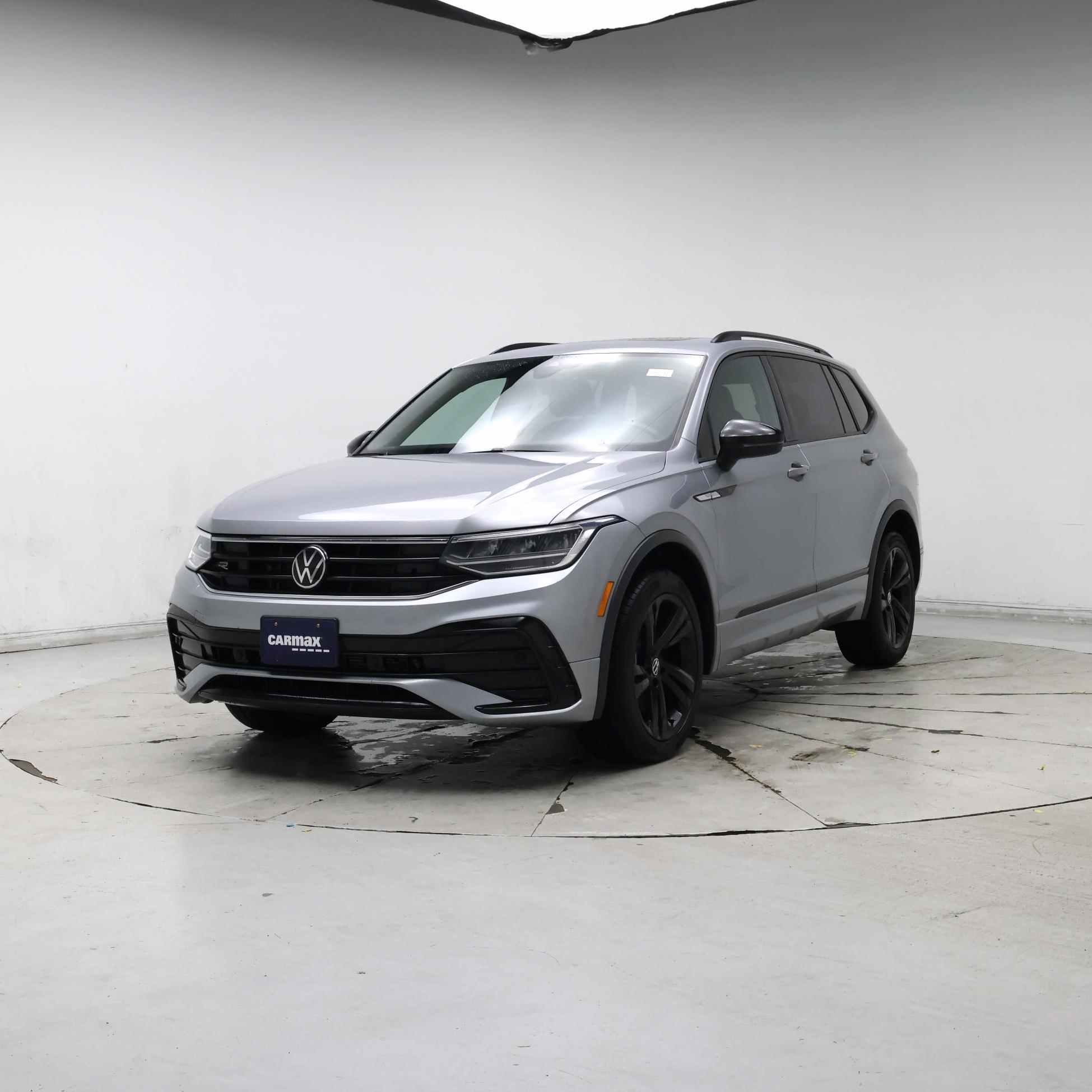Thumbnail: 2023 Volkswagen Tiguan - 4