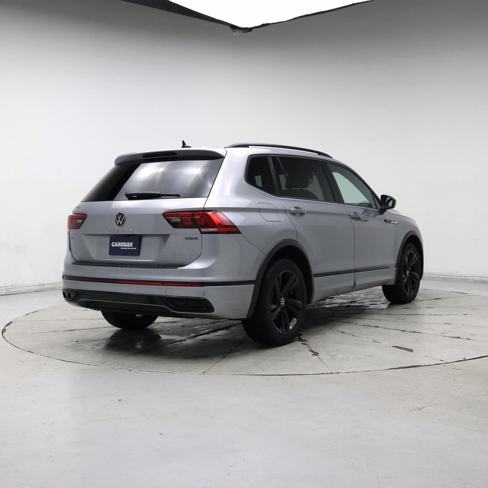Thumbnail: 2023 Volkswagen Tiguan - 8