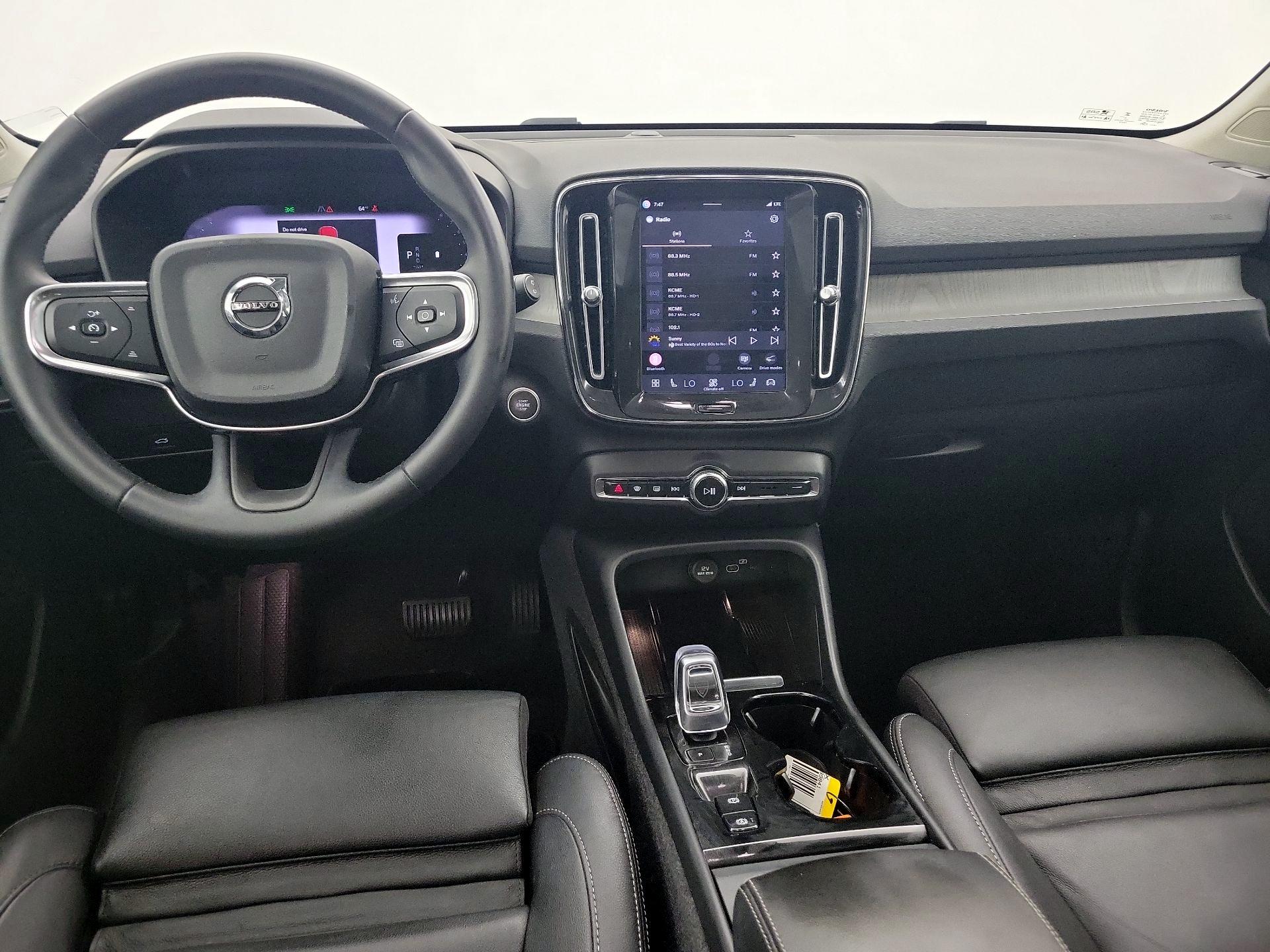 Thumbnail: 2024 Volvo XC40 - 9