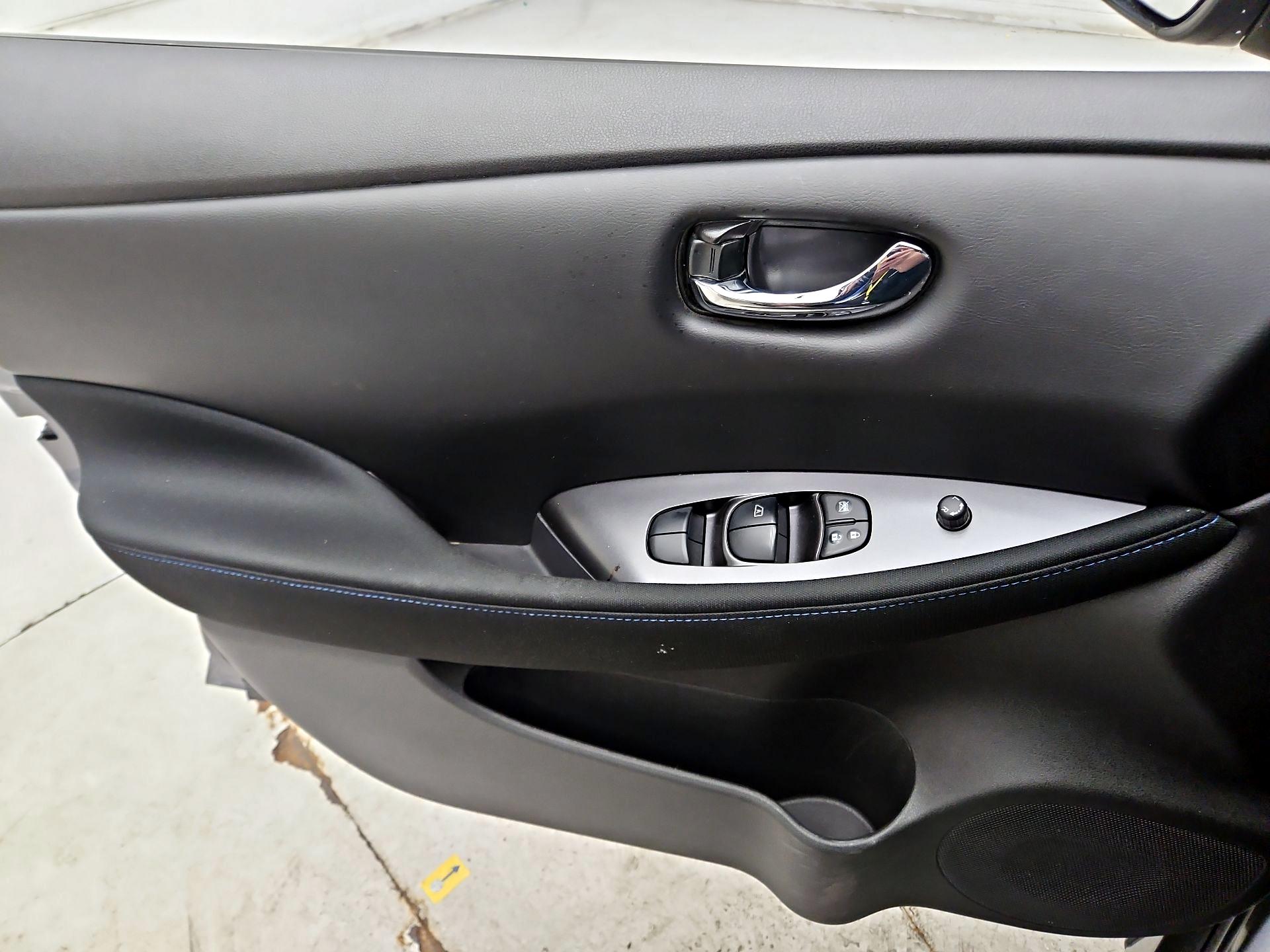 Thumbnail: 2024 Nissan Leaf - 12
