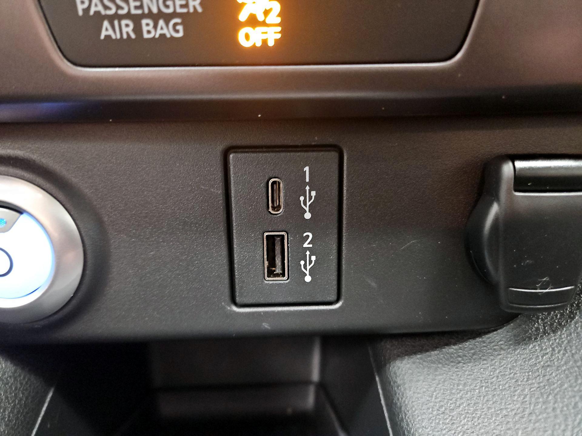 Thumbnail: 2024 Nissan Leaf - 18