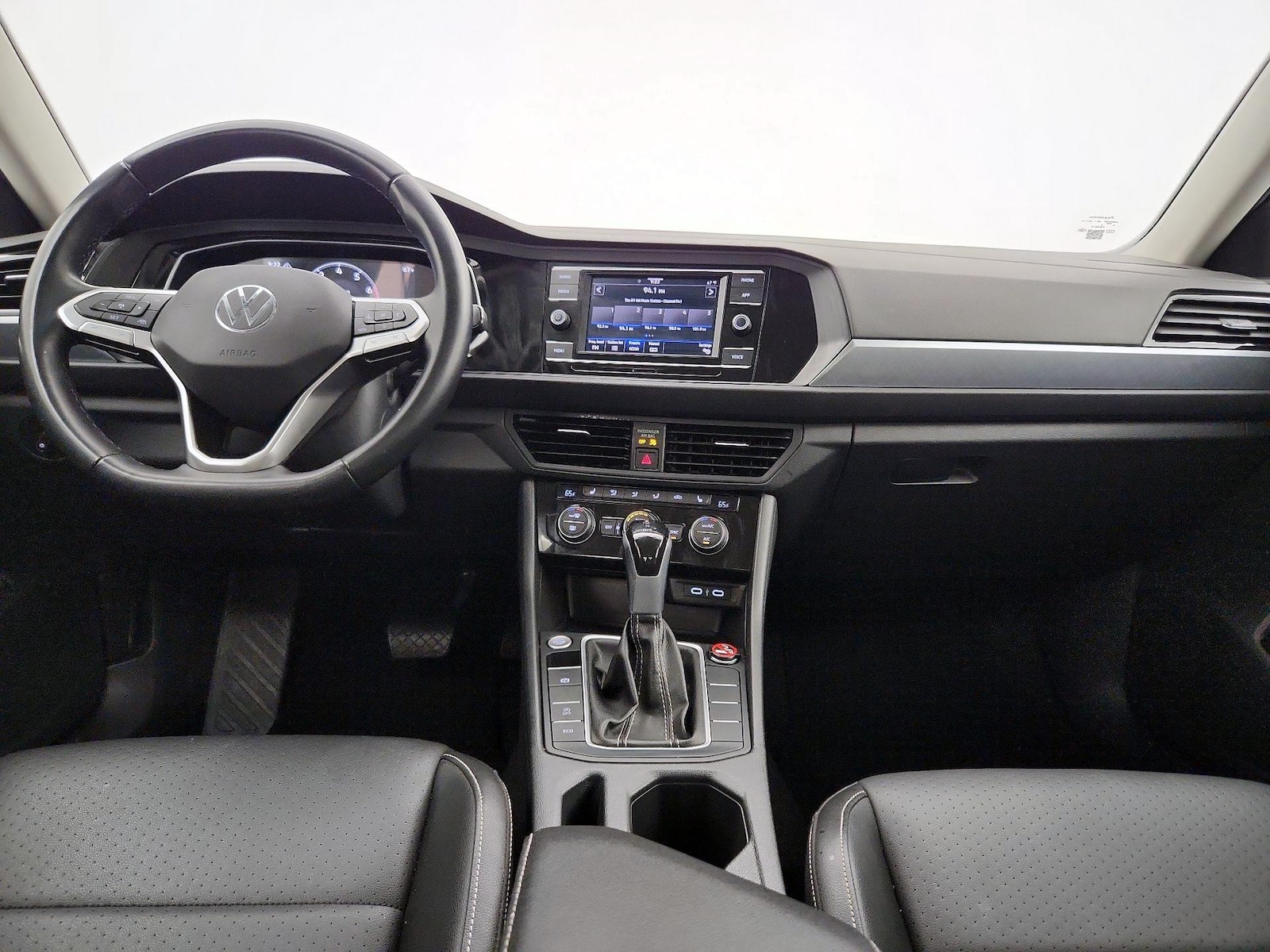 2024 Volkswagen Jetta SE - Photo 10