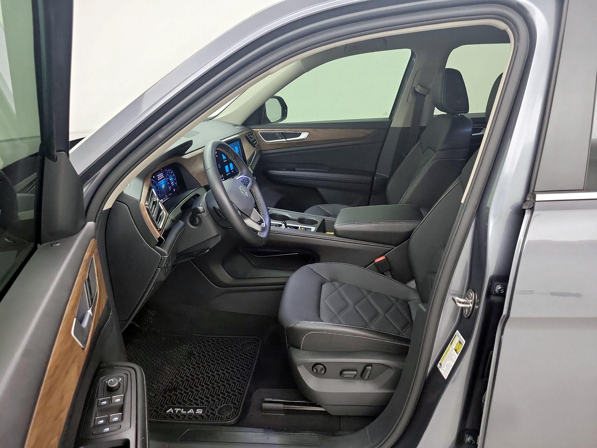 Thumbnail: 2024 Volkswagen Atlas - 11