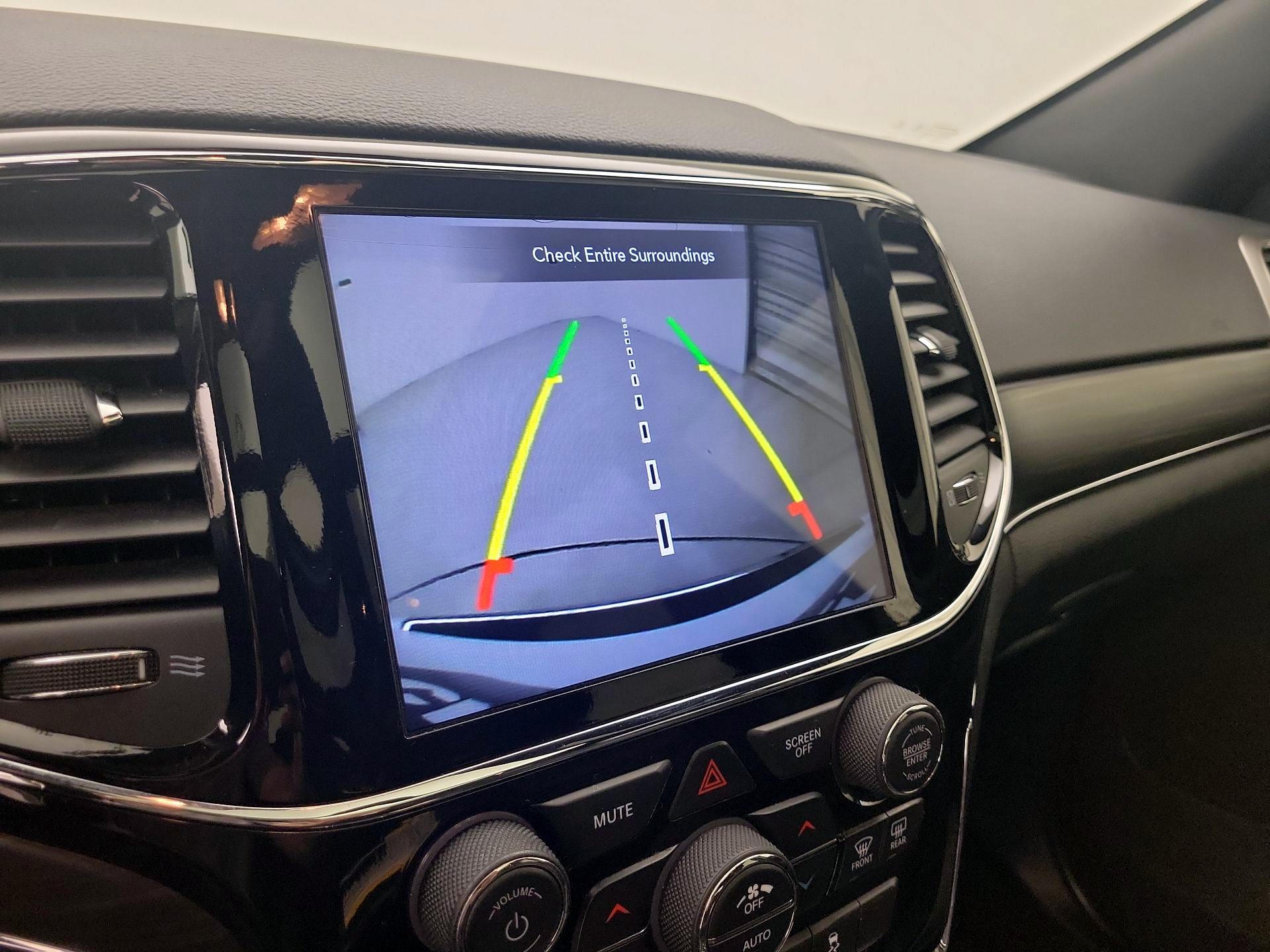 Thumbnail: 2019 Jeep Grand Cherokee - 14