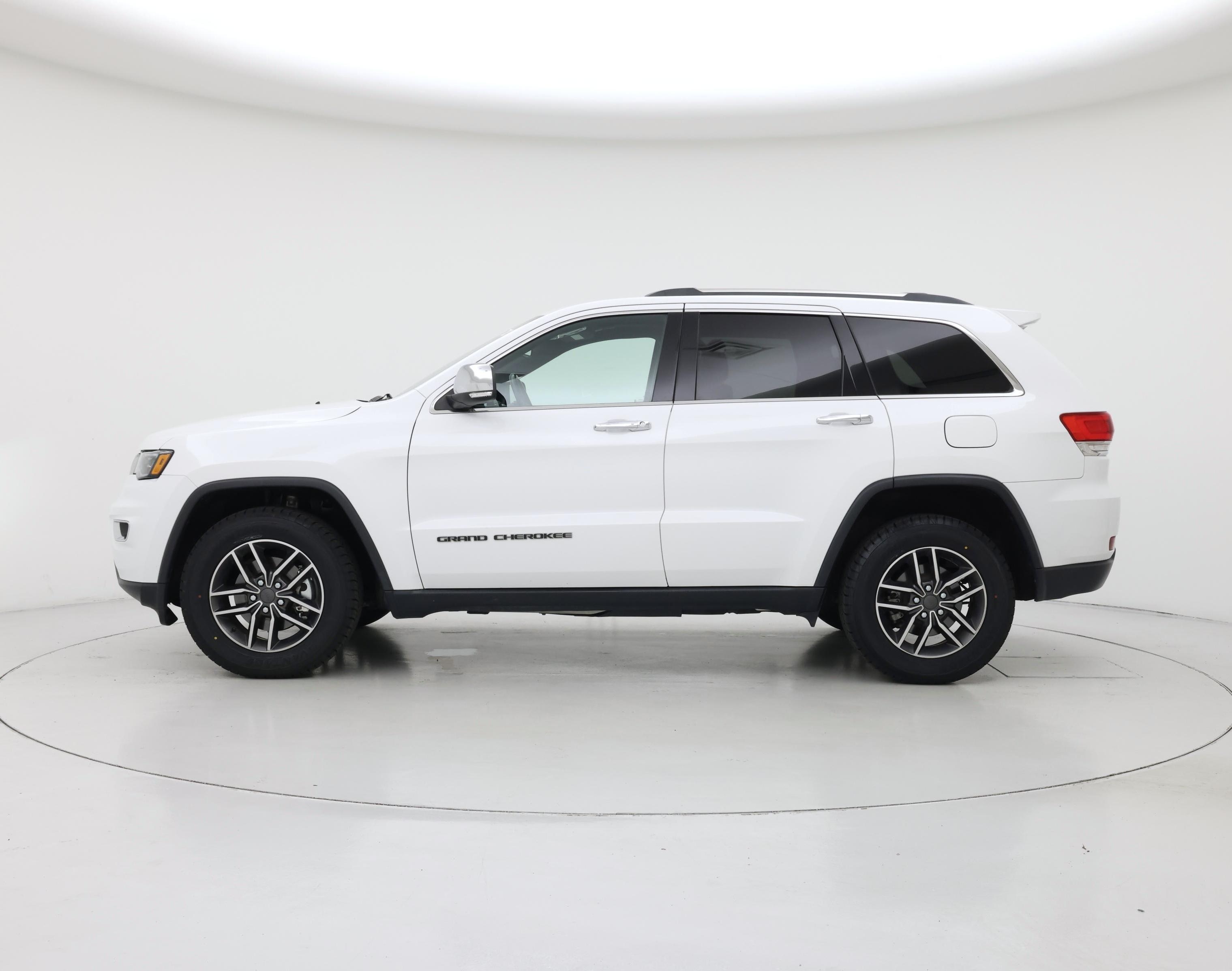 Thumbnail: 2019 Jeep Grand Cherokee - 3