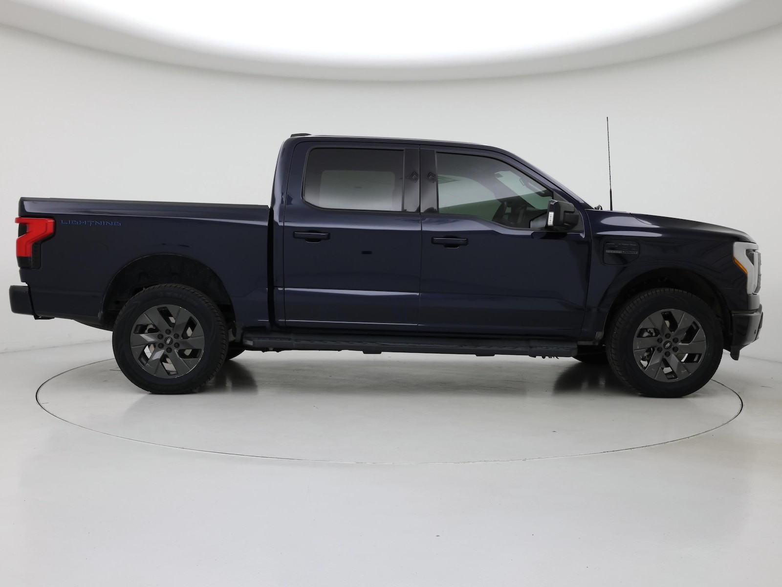 2023 Ford F-150 Lightning Lariat - Photo 8