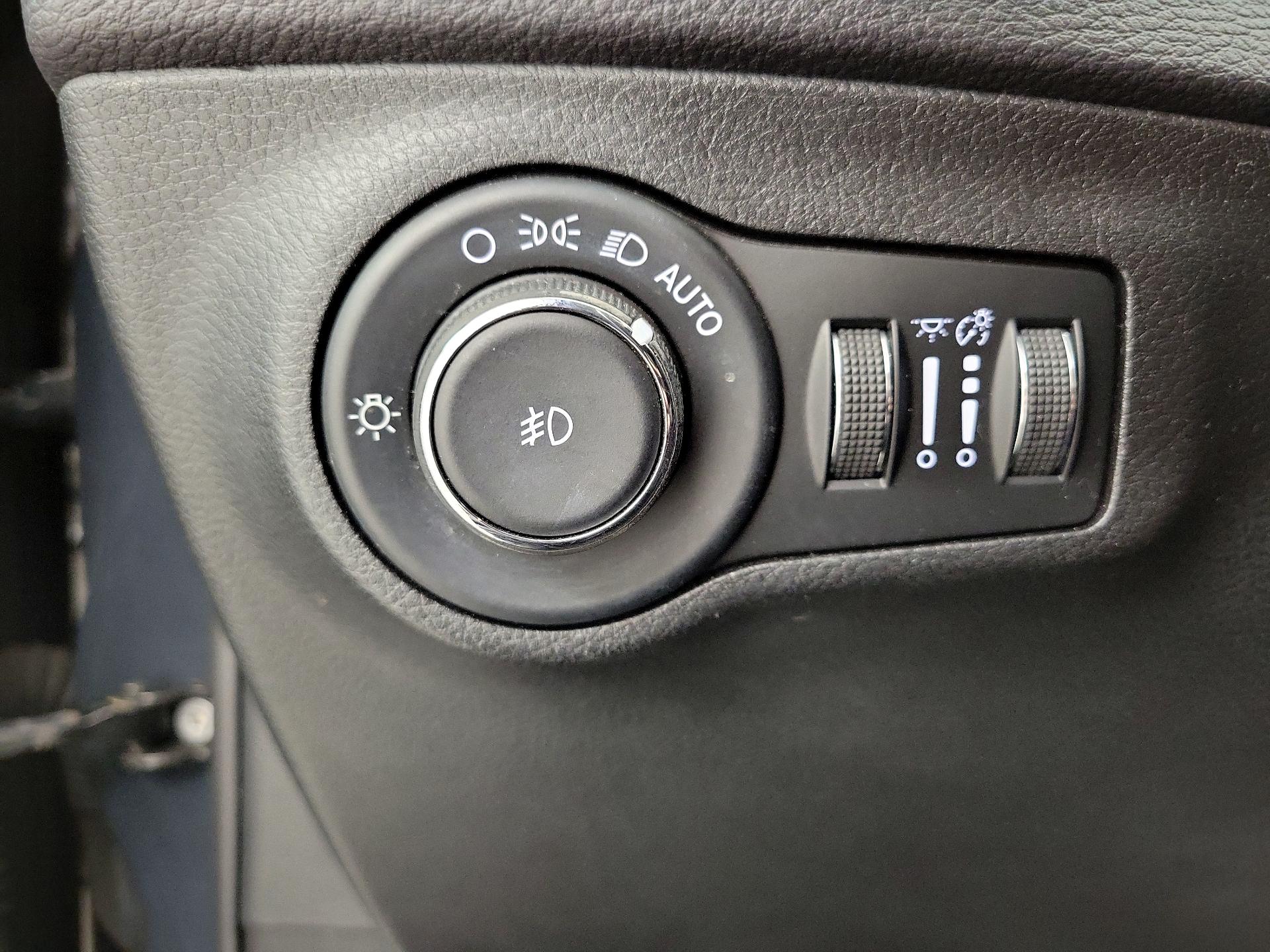Thumbnail: 2017 Jeep Compass - 13