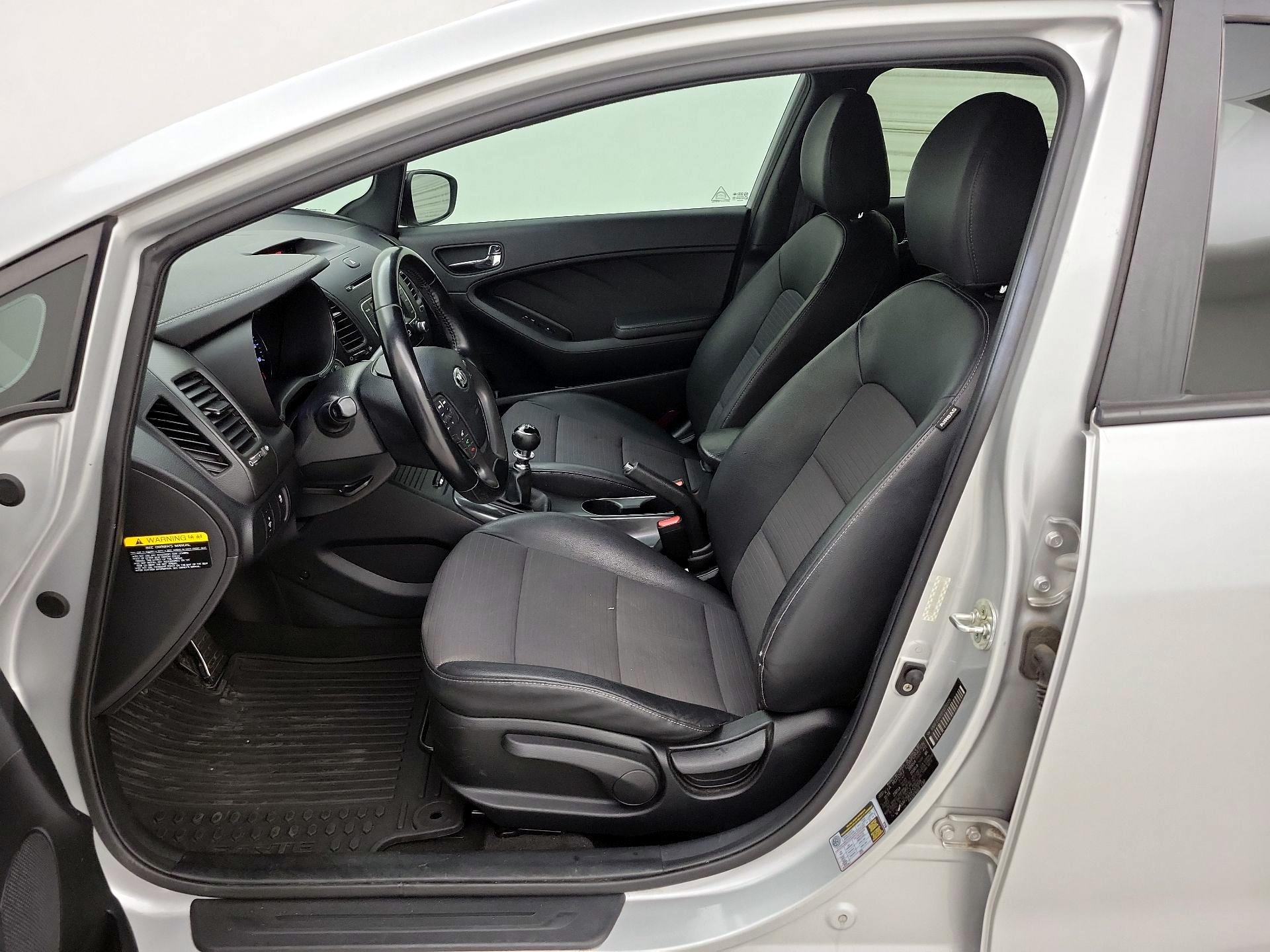 Thumbnail: 2015 Kia Forte - 11