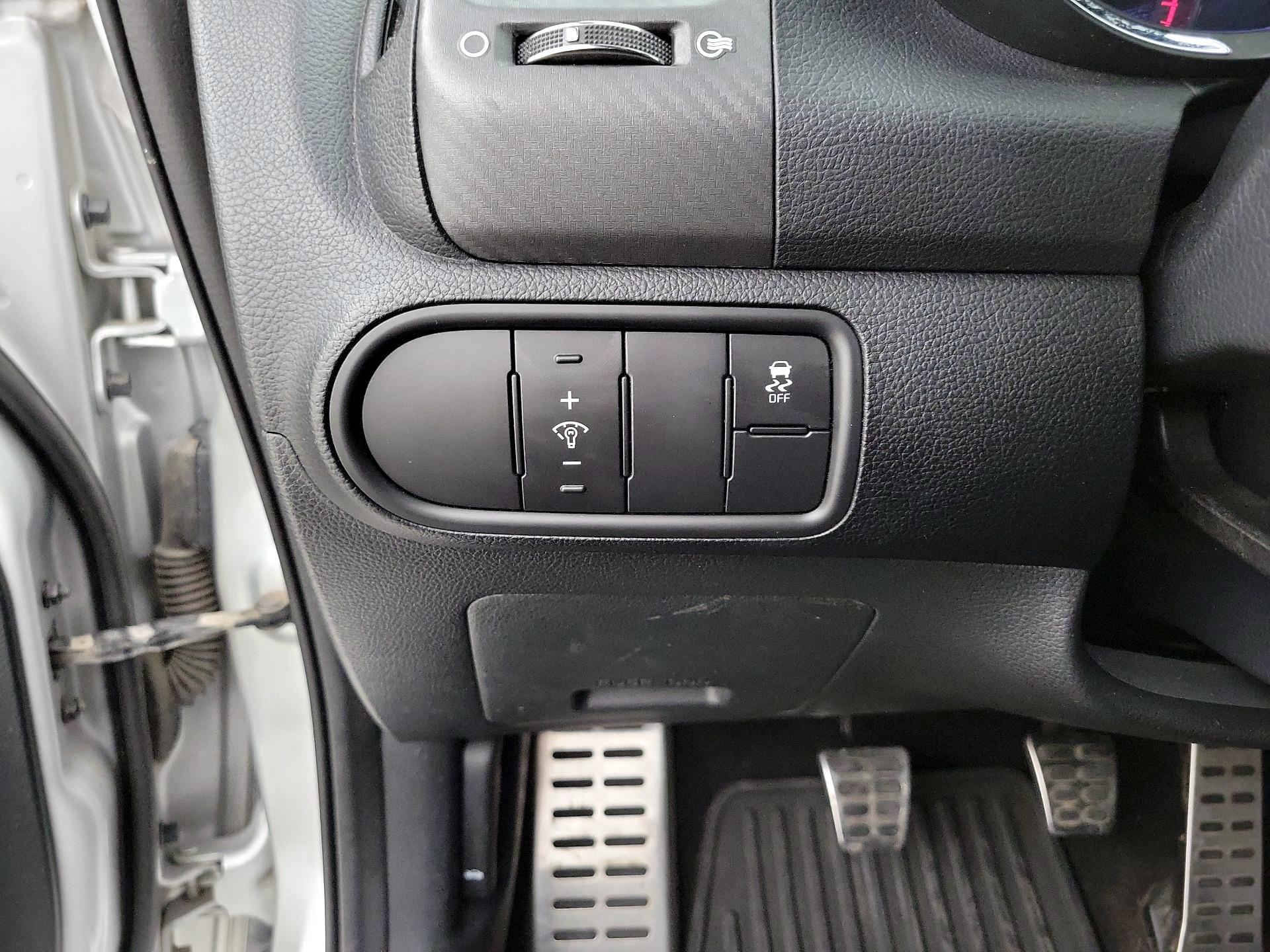 Thumbnail: 2015 Kia Forte - 13