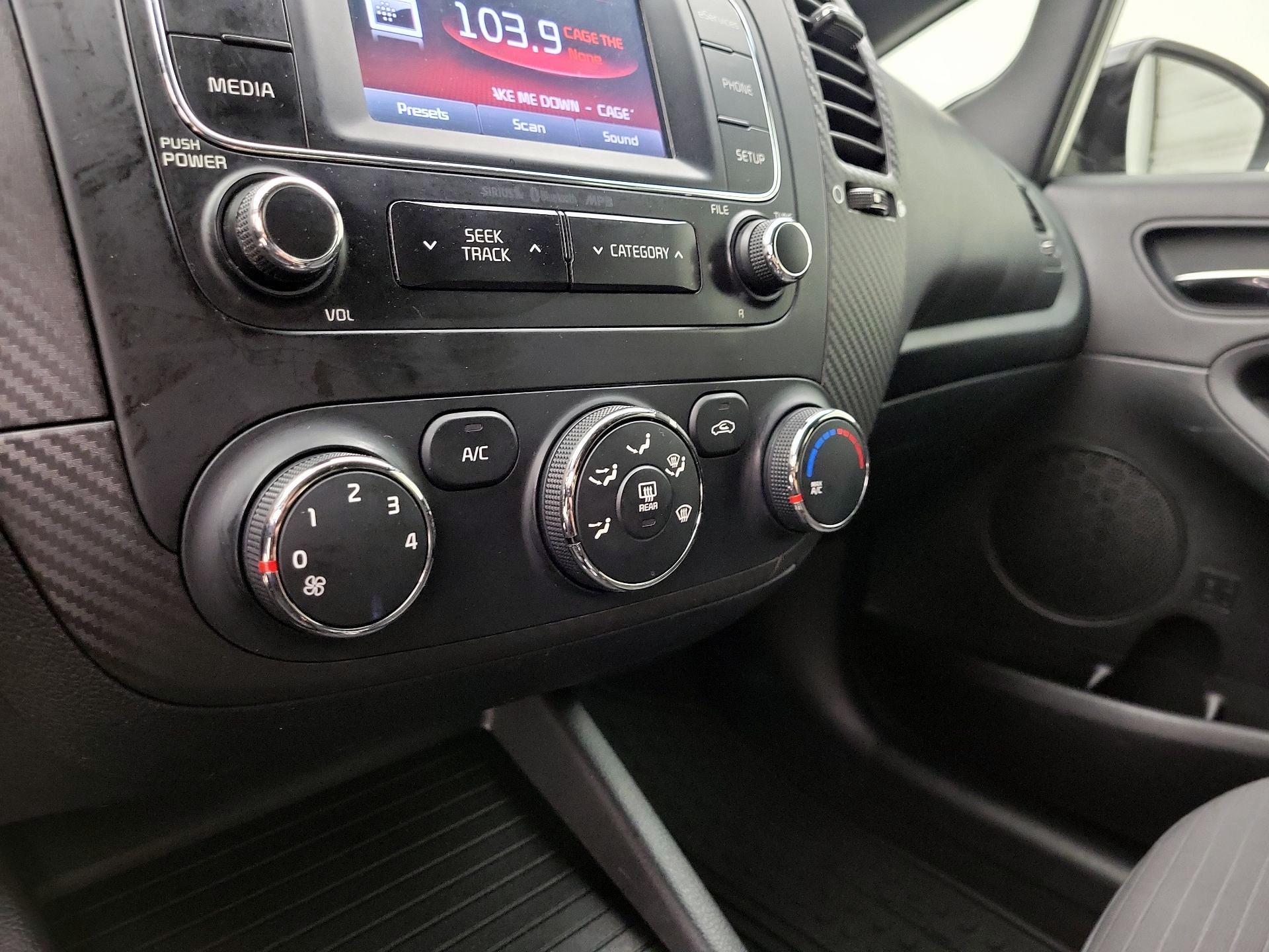 Thumbnail: 2015 Kia Forte - 16